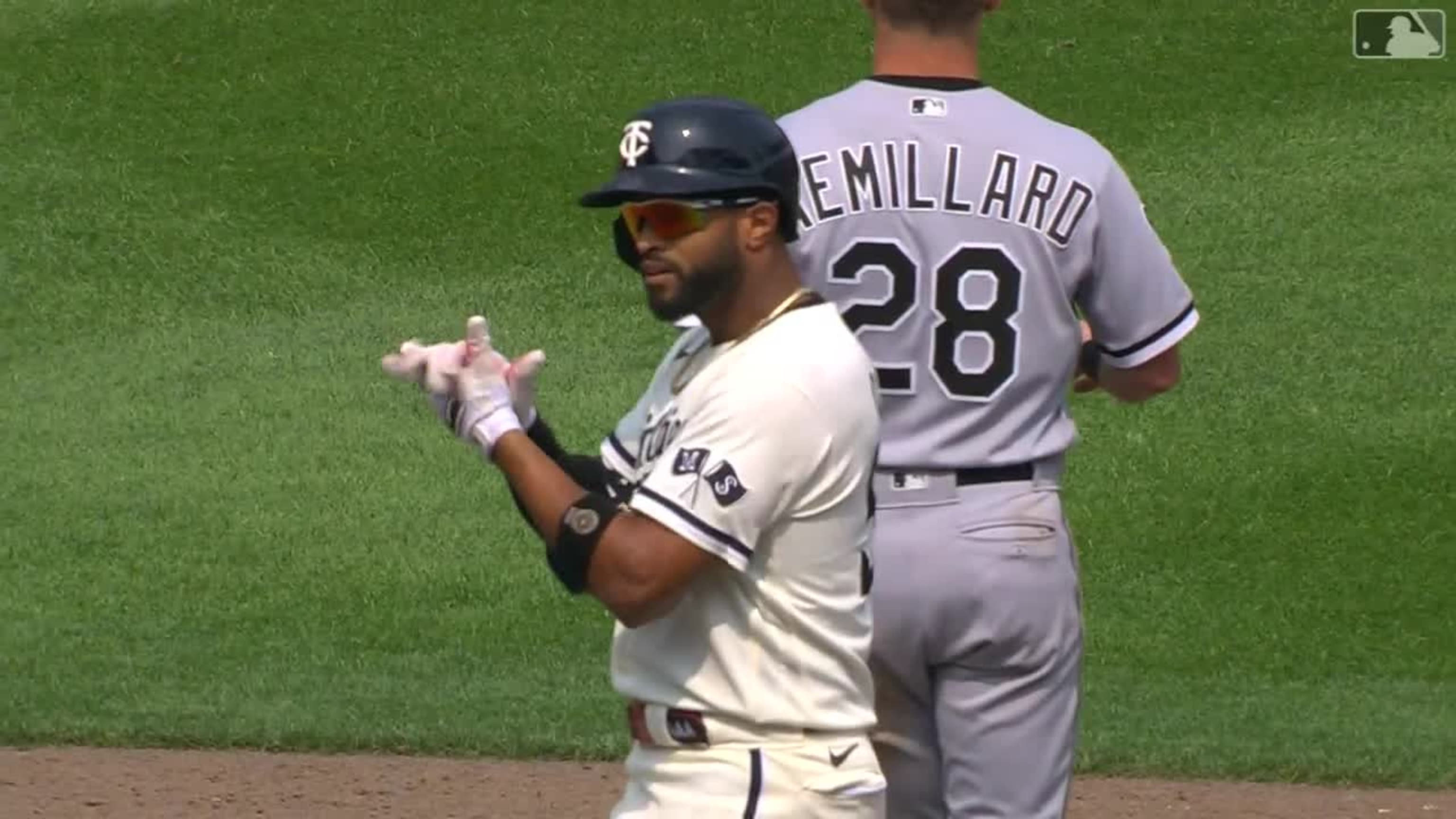 White Sox stun José Berríos, Twins to walk off with doubleheader