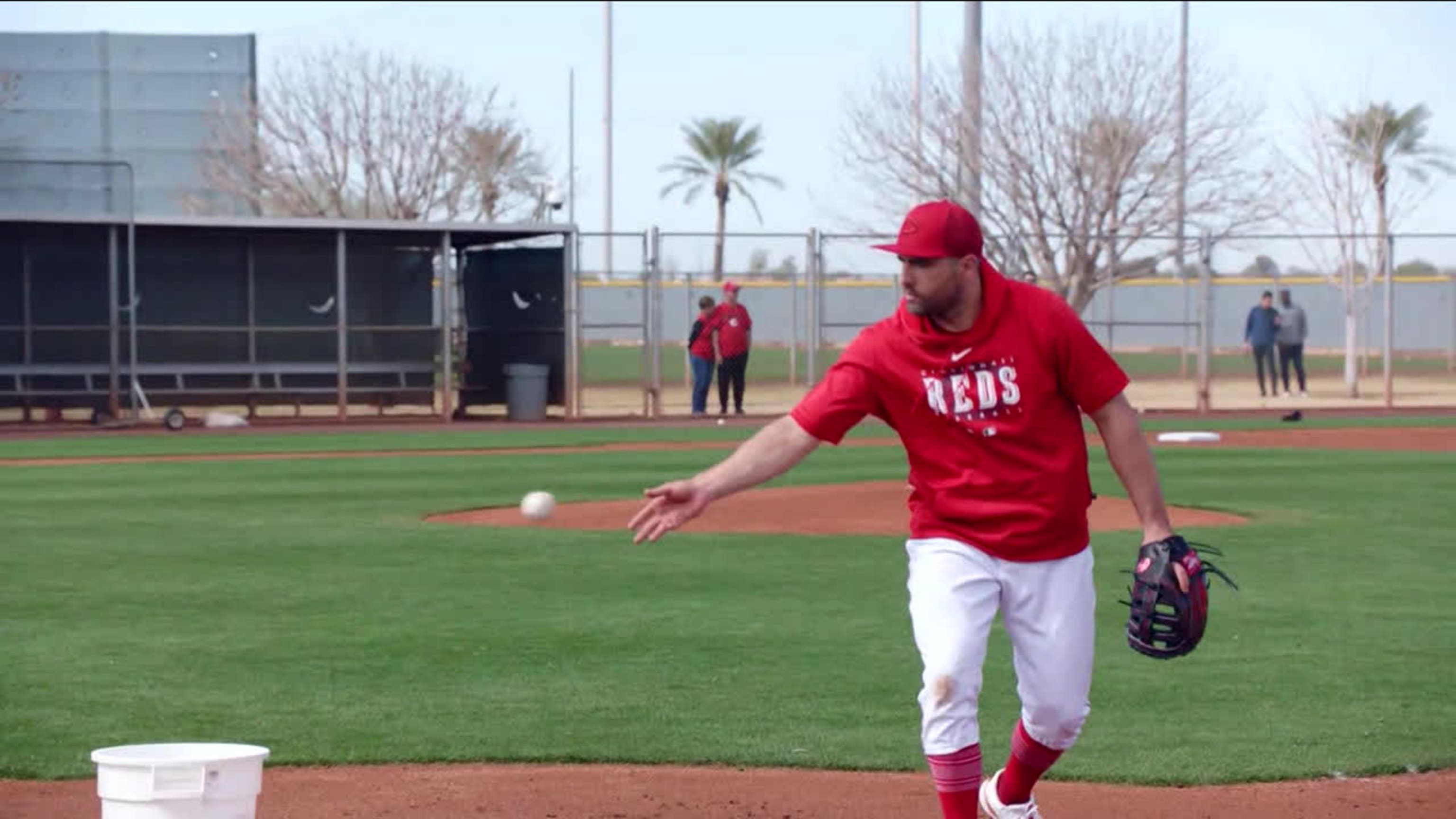 Joey Votto announces plans for Reds spring training, WBC