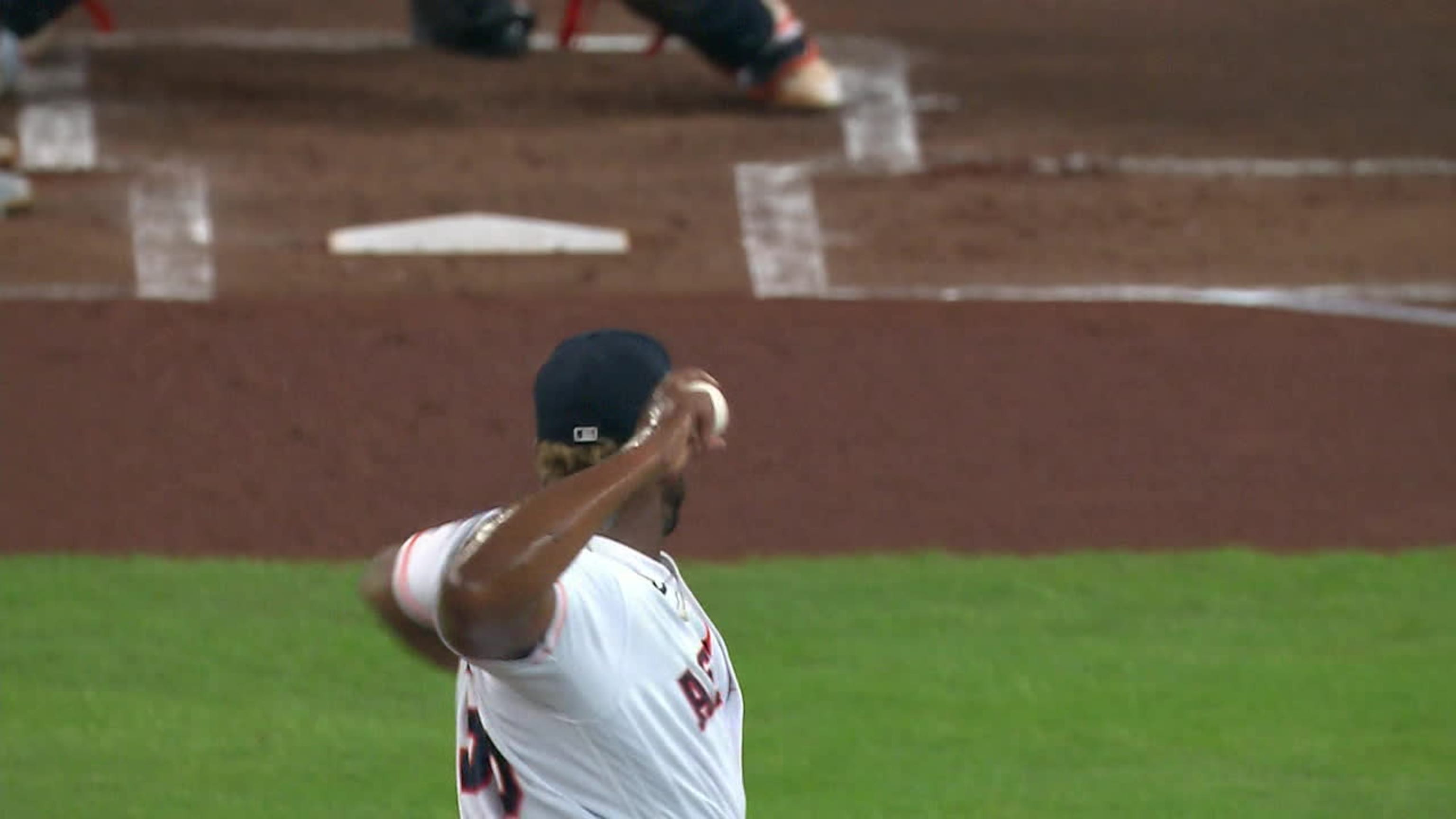 Ronel Blanco poncha a cinco