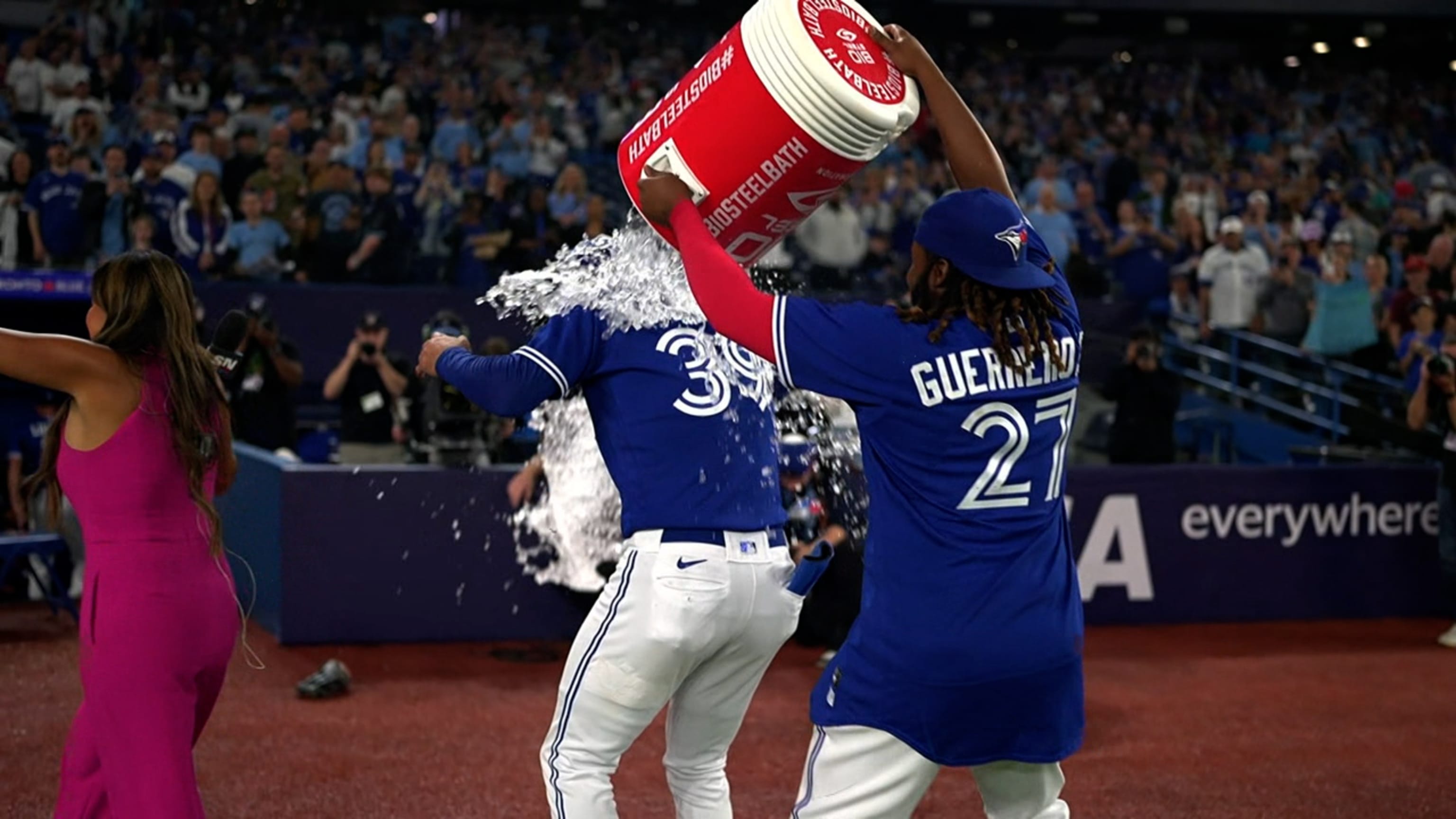 Photo: Blue Jays Makes Catch at the Wall Kevin Kiermaier