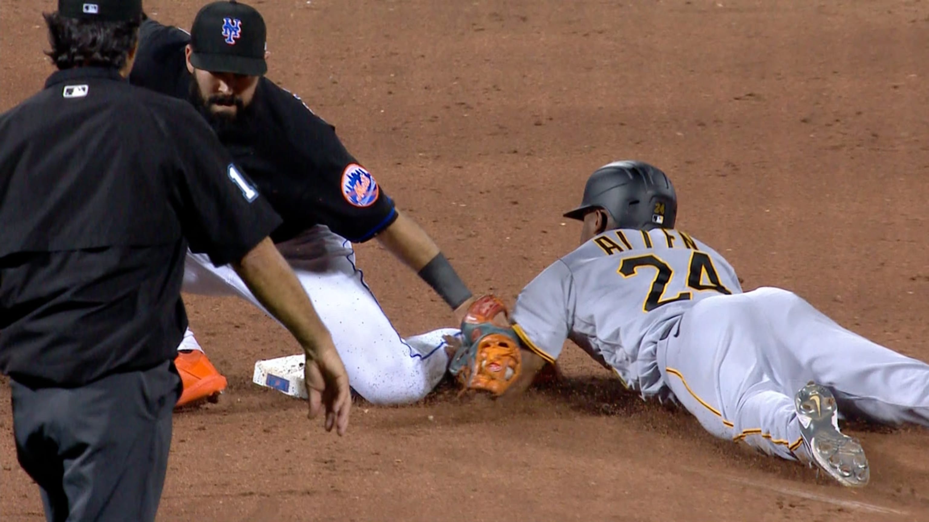 Greg Allen es out tras revisión