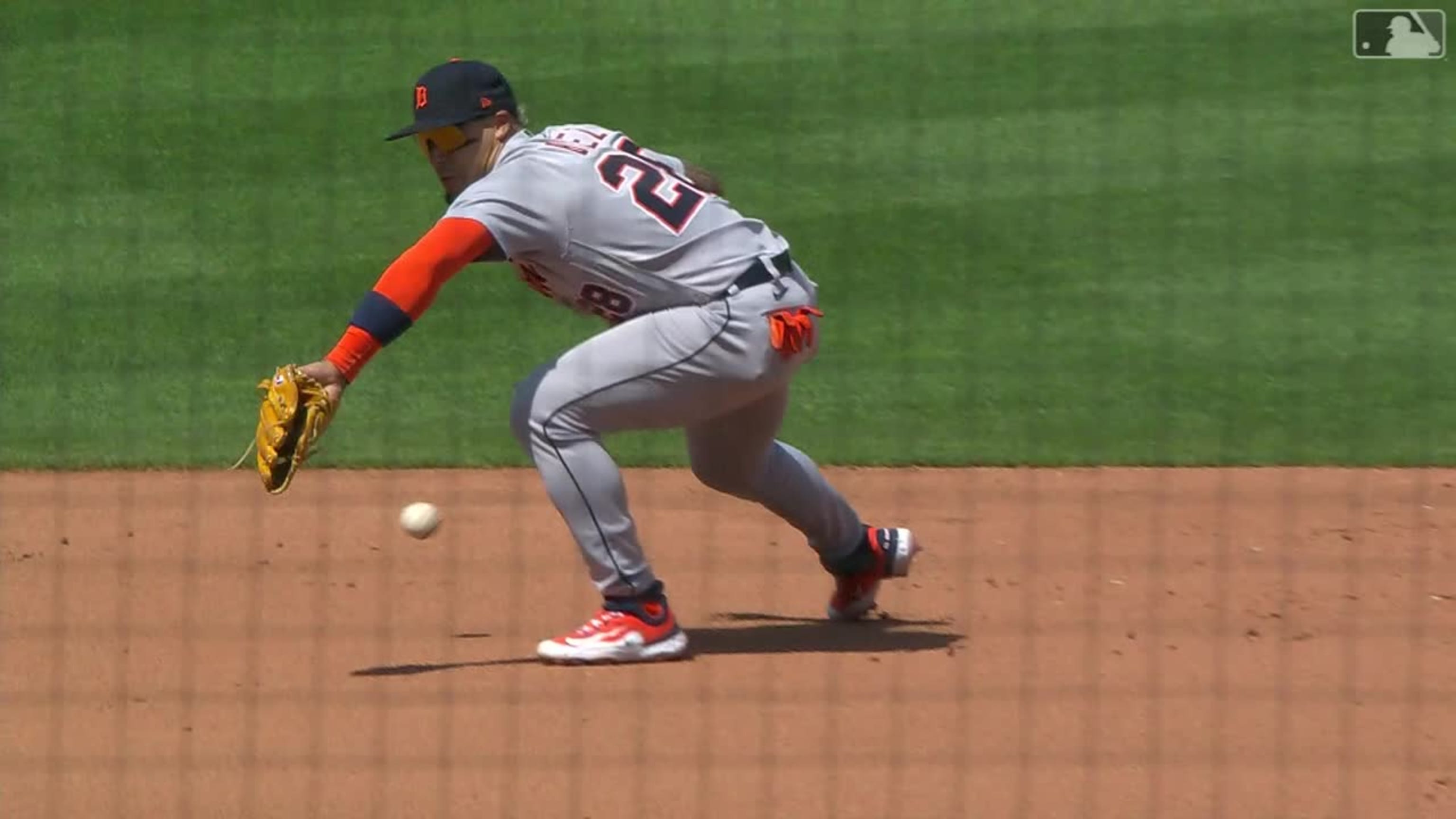 For second straight game, Orioles pound Detroit Tigers bullpen in eighth