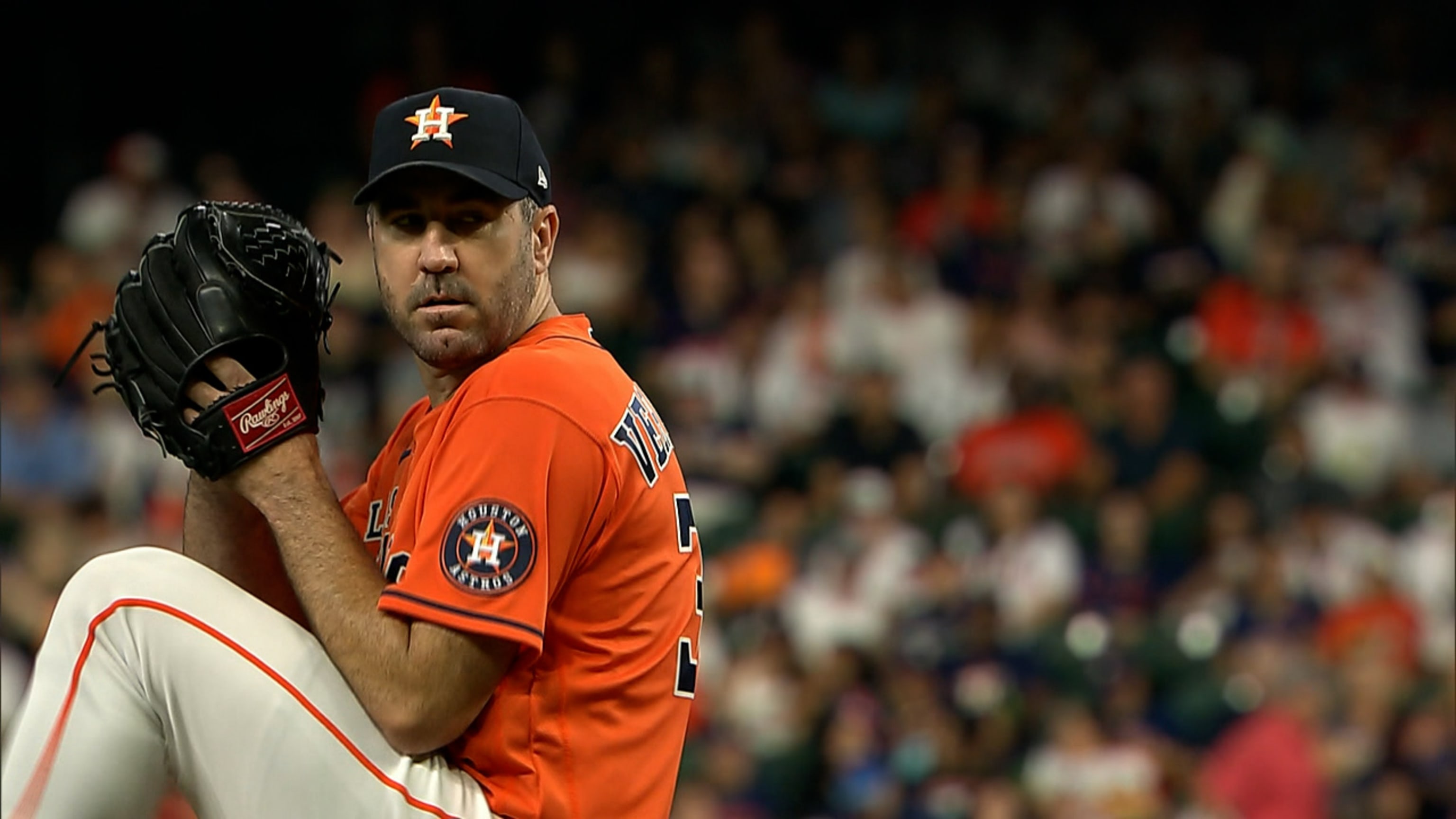 Luis Garcia exits early, but Astros still handle Giants