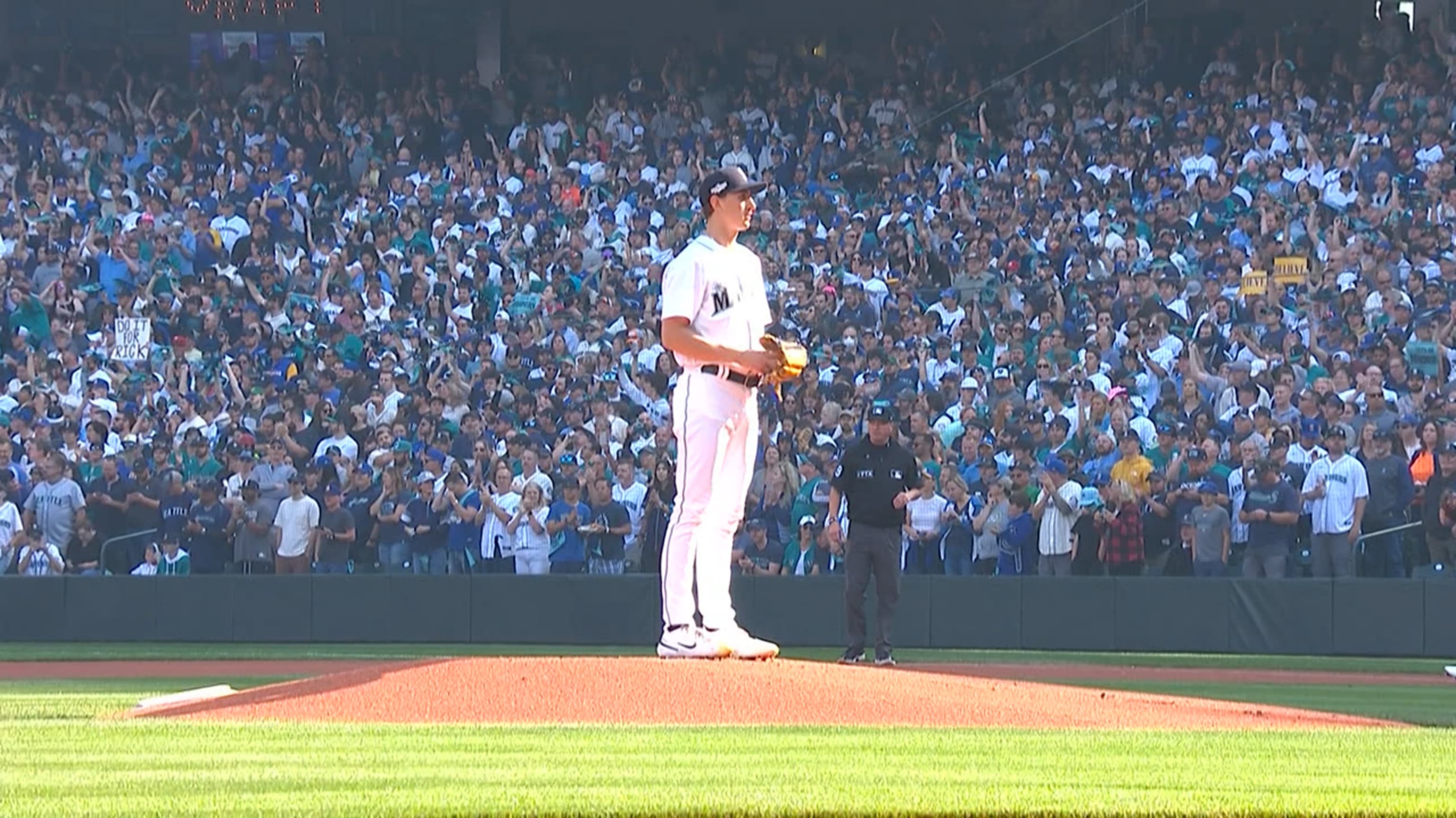 Mariners' George Kirby unveils knuckleball in final game of the season, Mariners