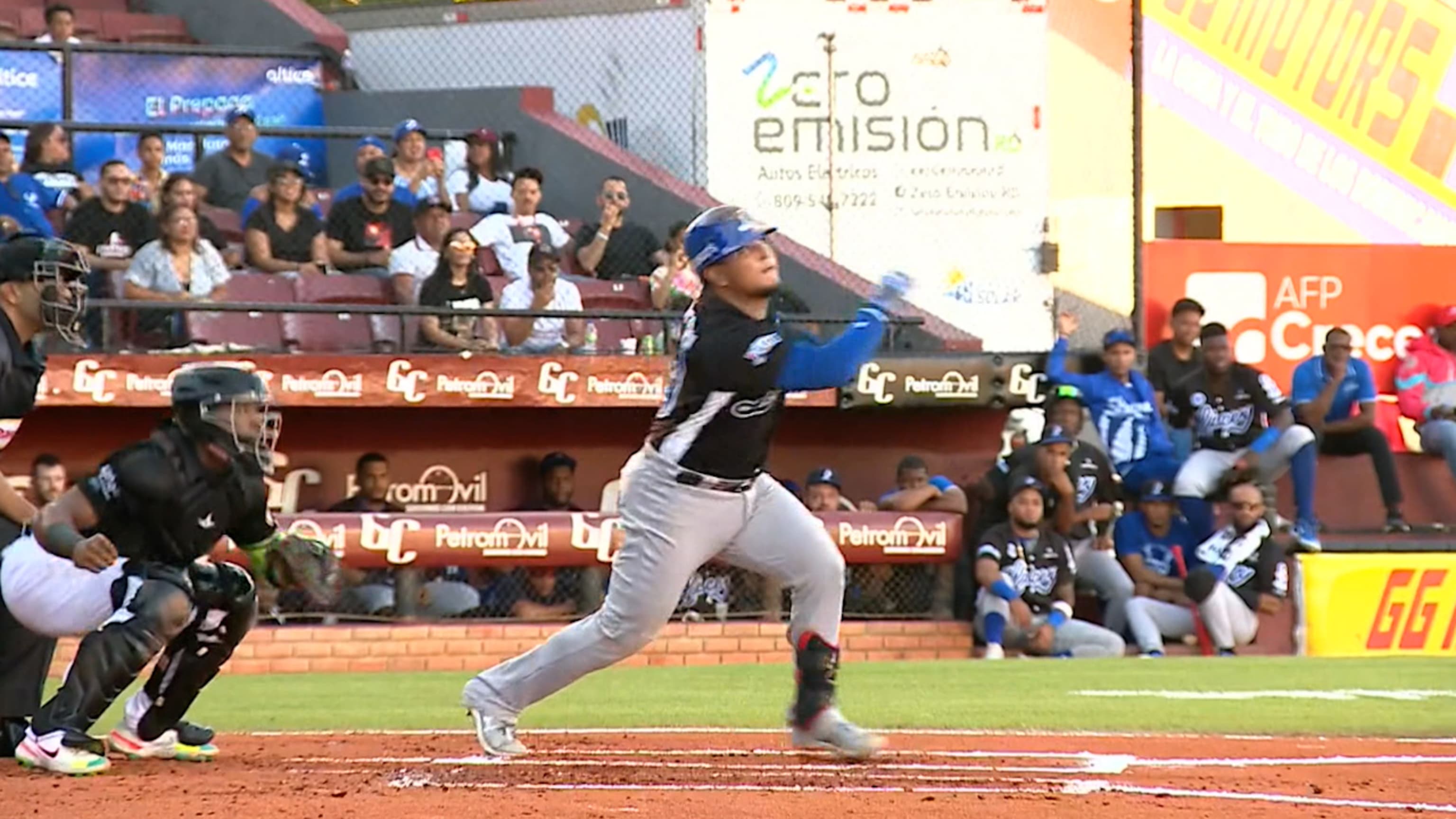 Jair Camargo impulsa 2 con hit
