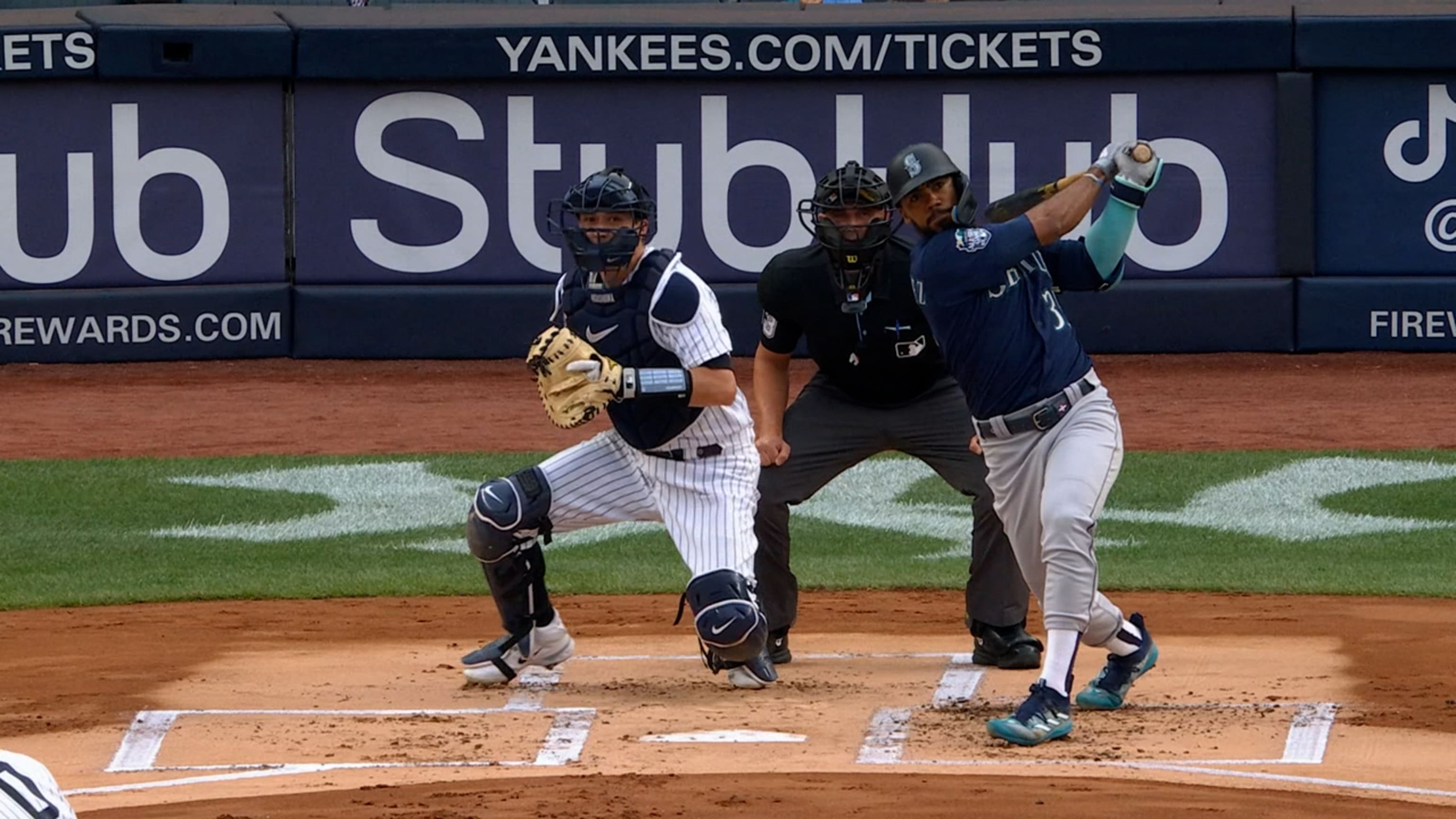 Cal Raleigh's RBI single in 10th inning gives Mariners 1-0 win over Yankees  - ABC7 New York