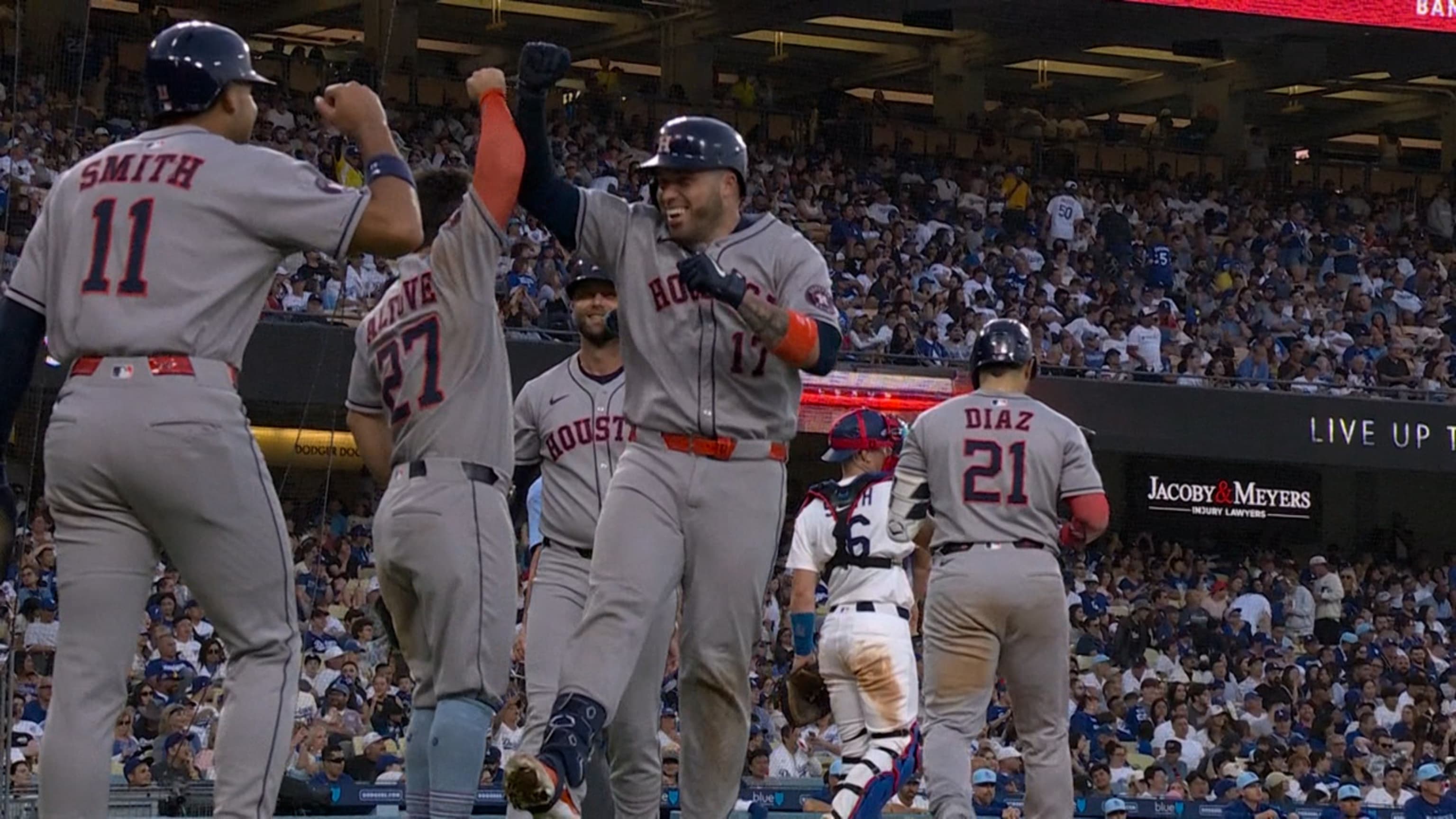 Astros explotan con 10 en la 6ta
