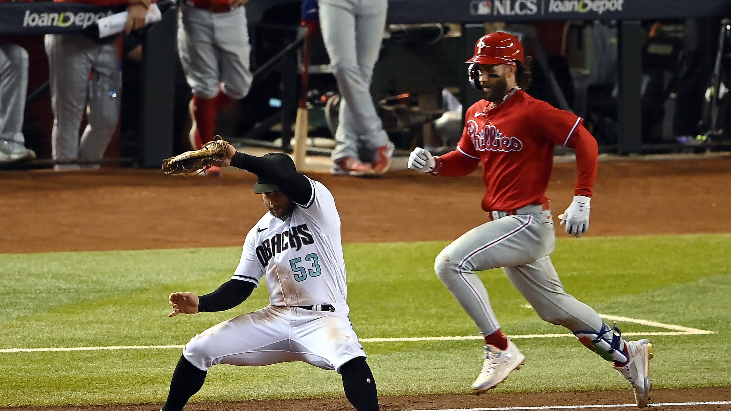 D-backs allow 6 runs at Chase Field in NLCS Game 5 loss