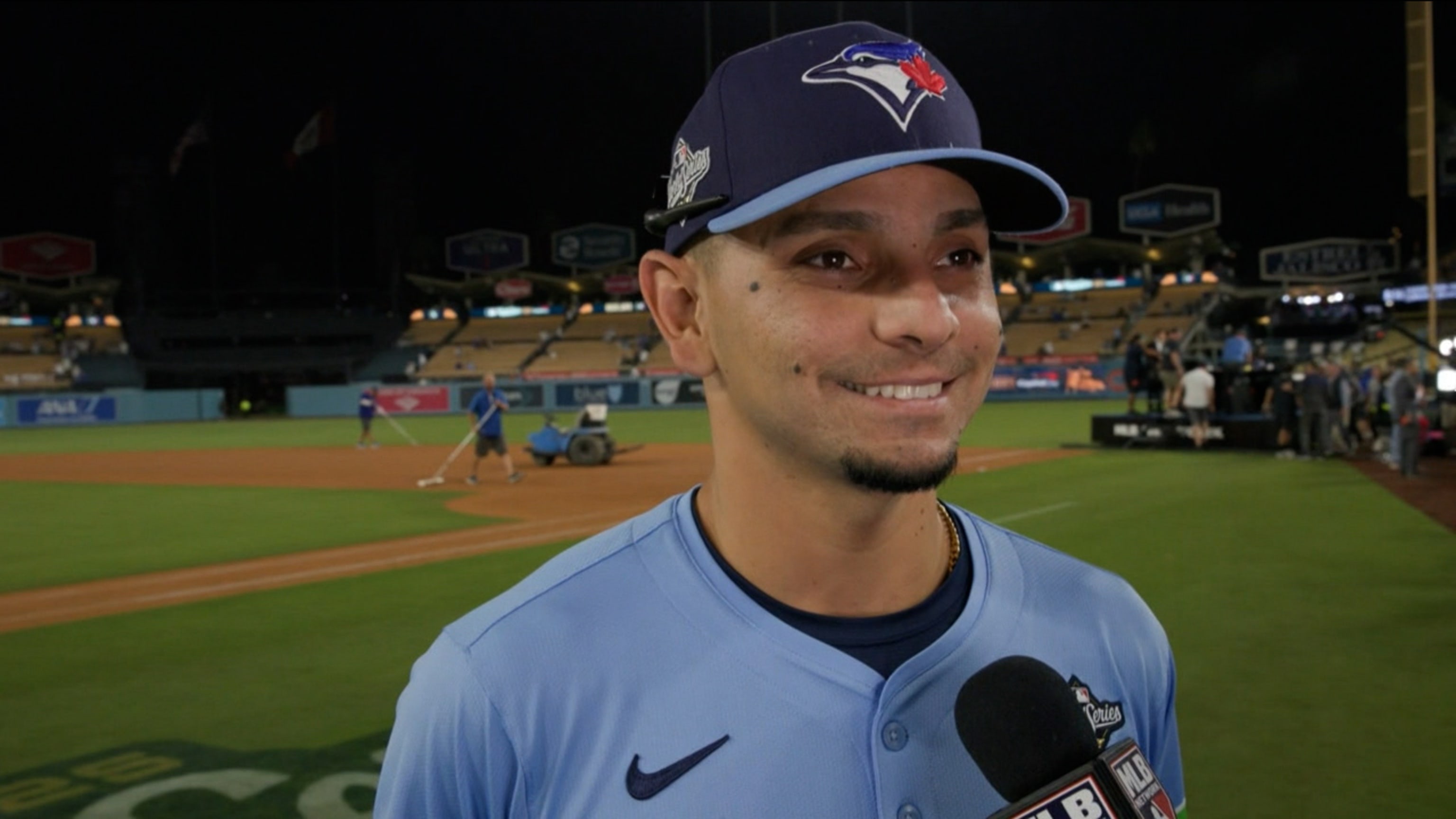 Andrés Giménez gets big hit for Blue Jays in World Series Game 4