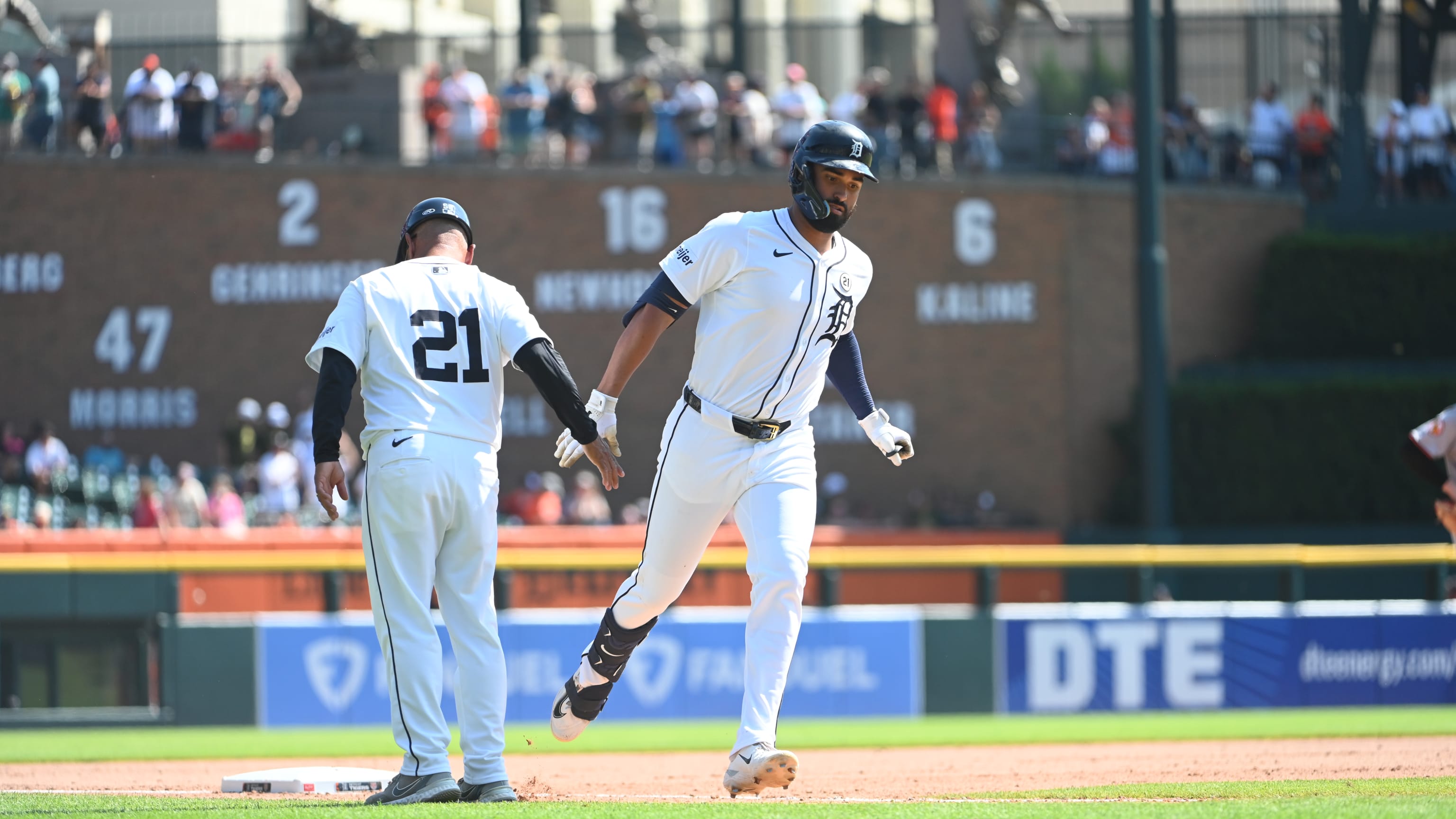 Riley Greene pega dos jonrones