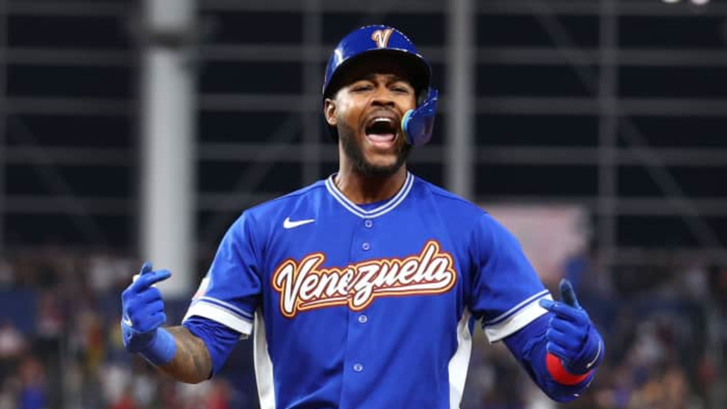 Maikel García da la ventaja con sencillo