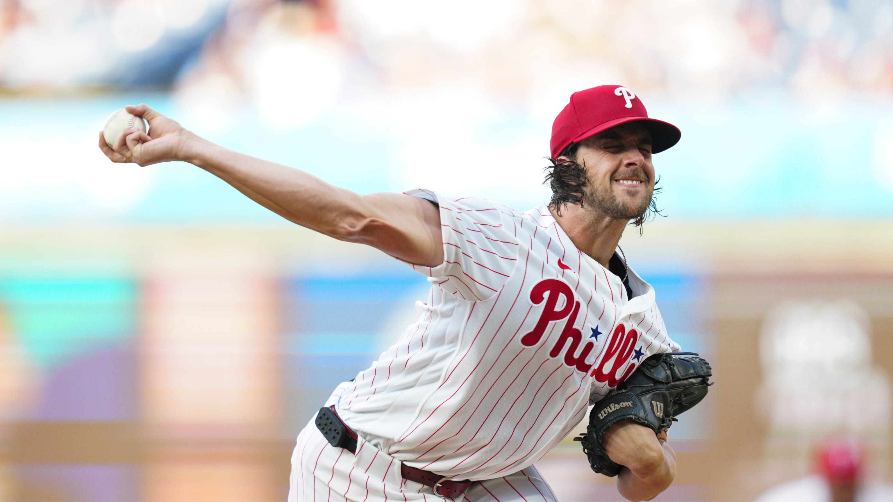 Aaron Nola comienza 2do inning con ponche