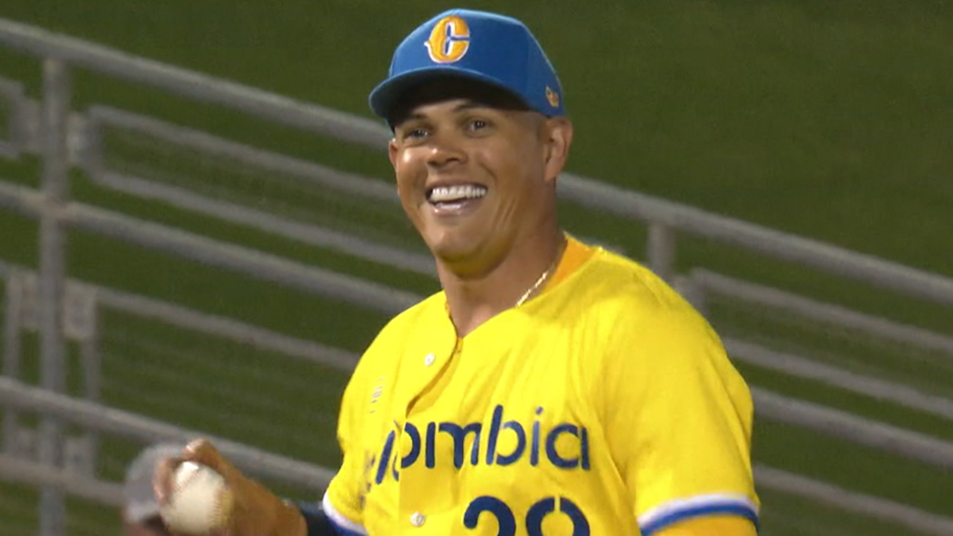 Gio Urshela's outstanding diving stop