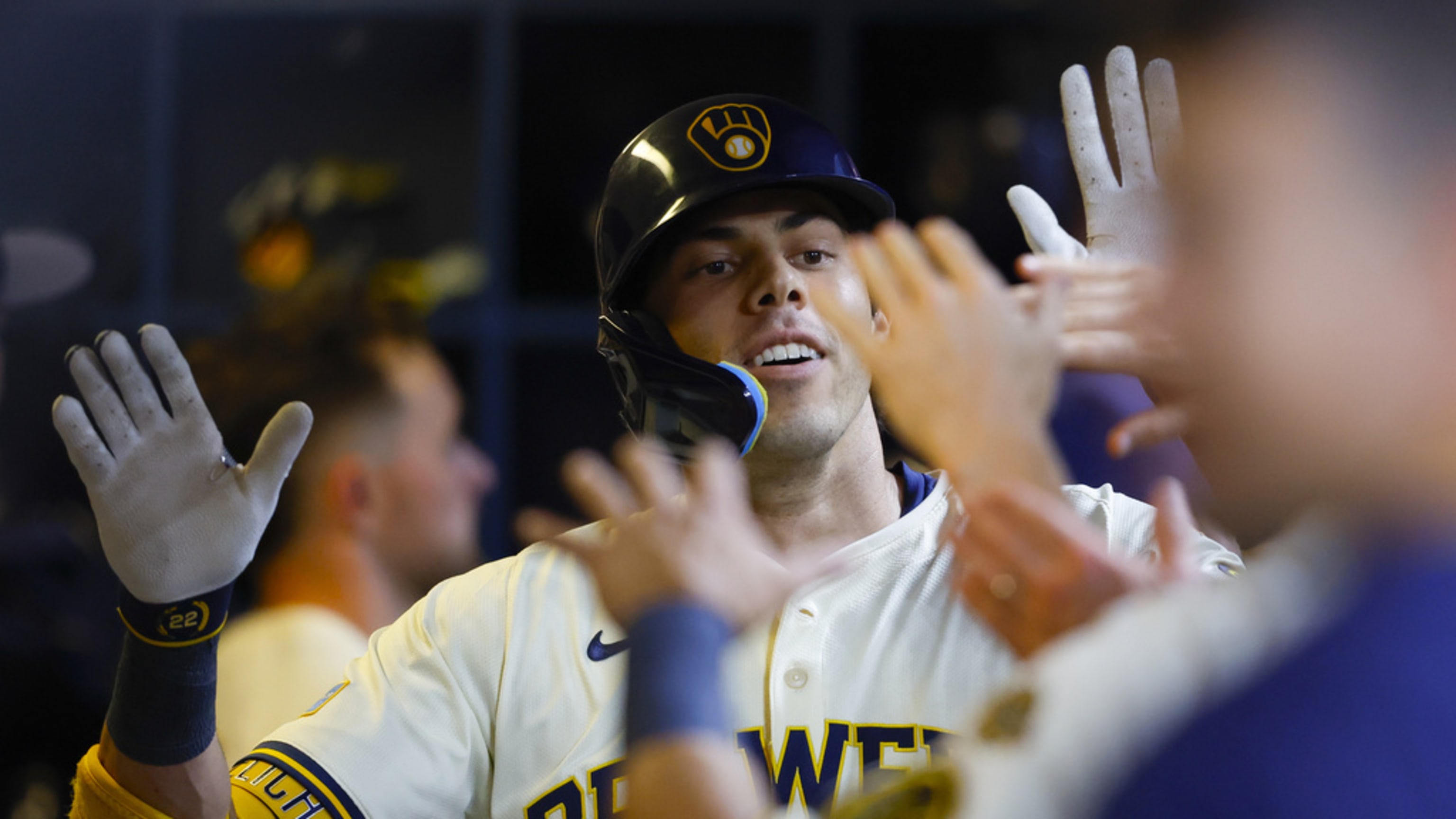 Christian Yelich pega jonrón de dos carreras