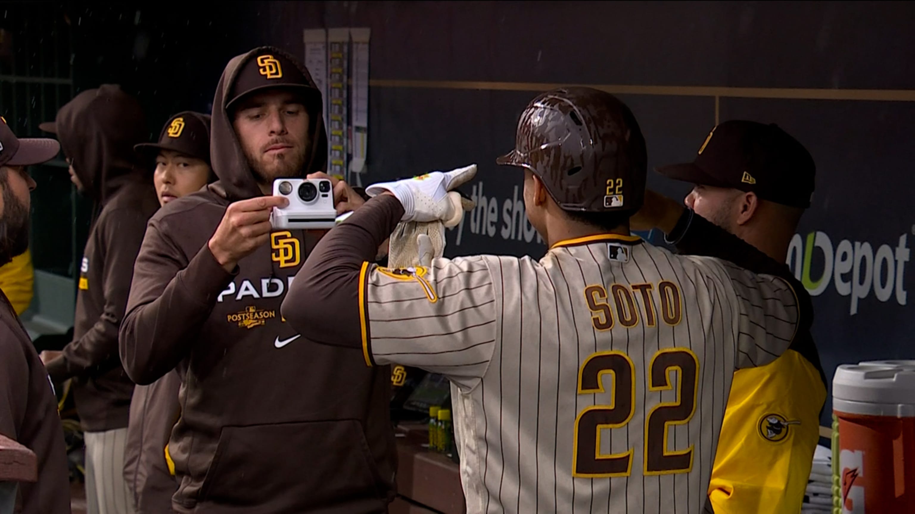 San Diego Padres bring back classic brown and gold colors