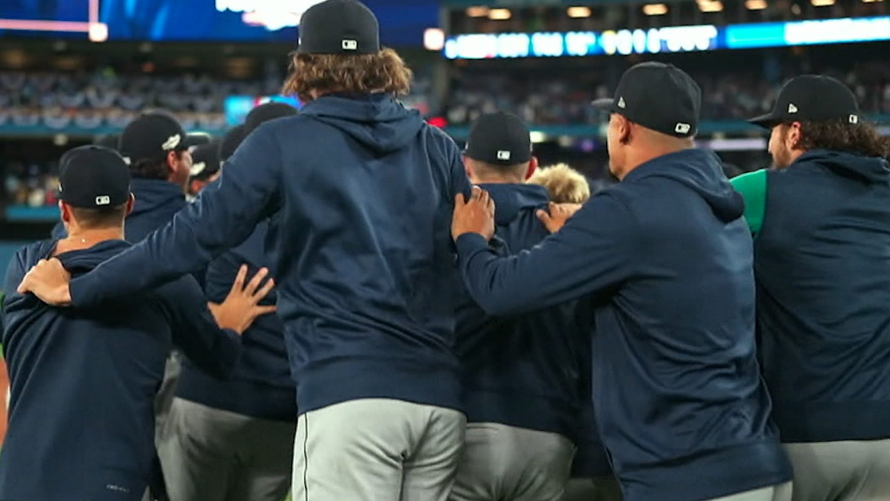 Mariners advance to ALDS