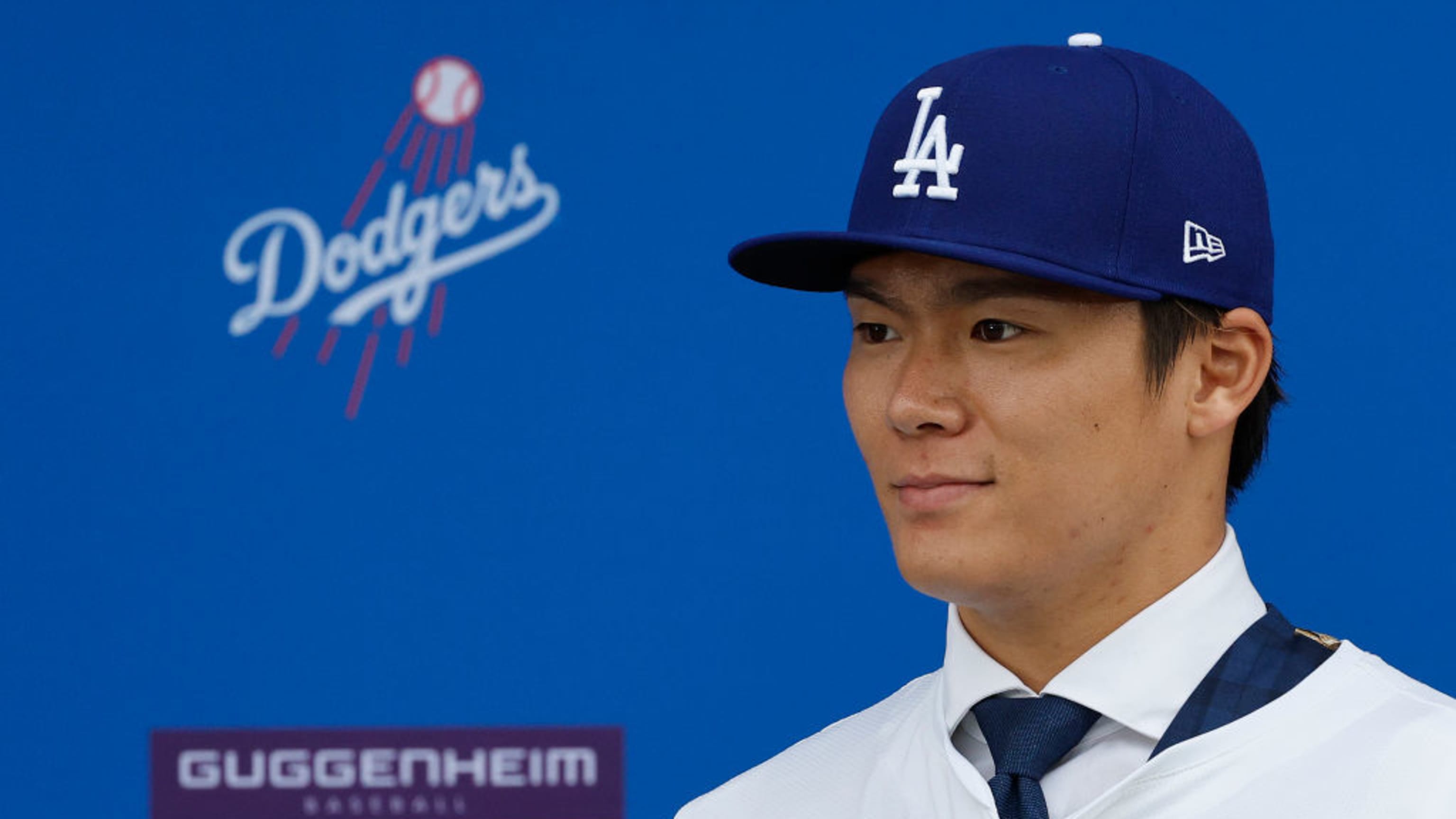 Yoshinobu Yamamoto throws first live batting practice