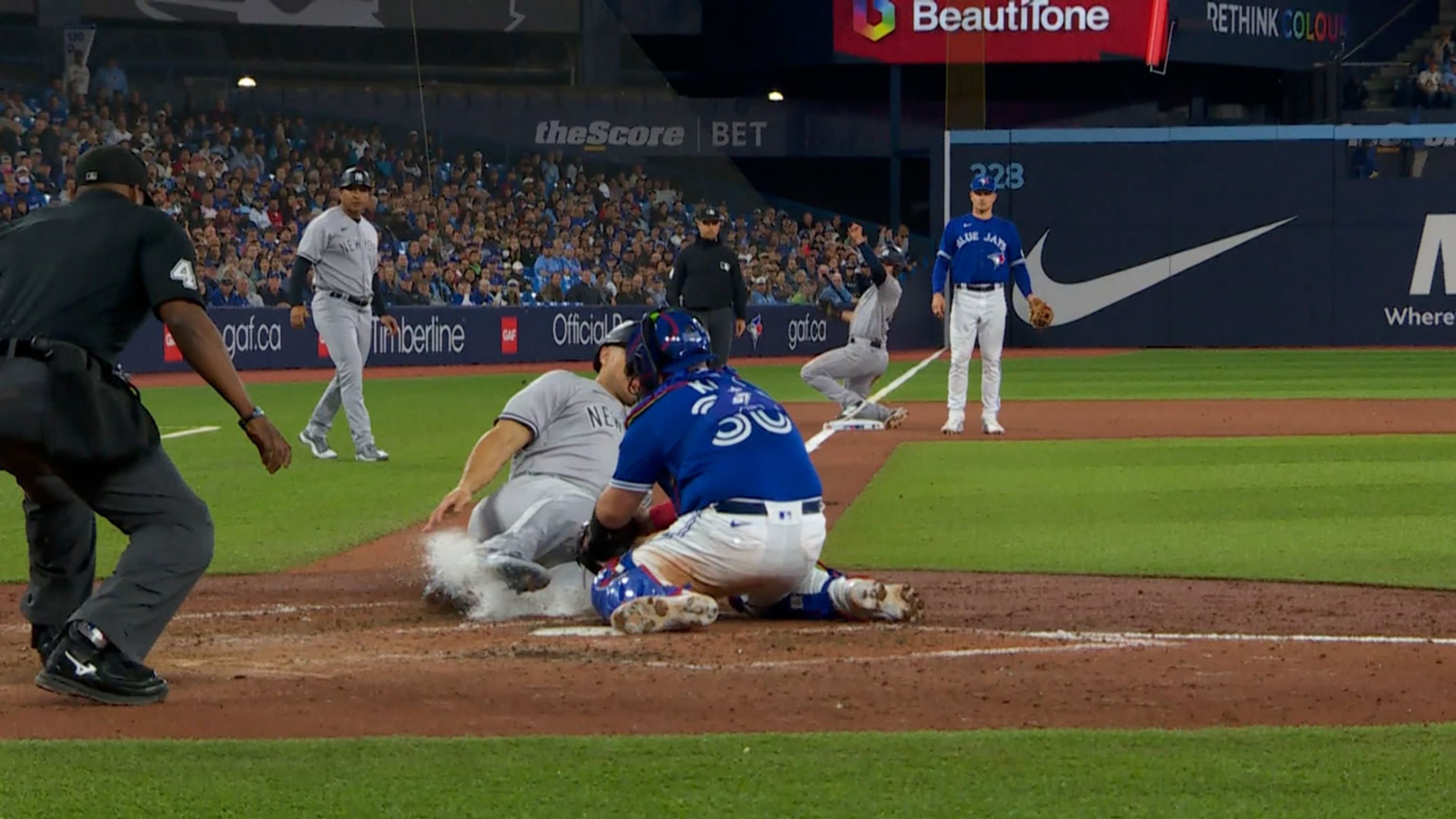 Yankees blanked again, Gausman pitches Blue Jays to 4-0 win – KXAN Austin