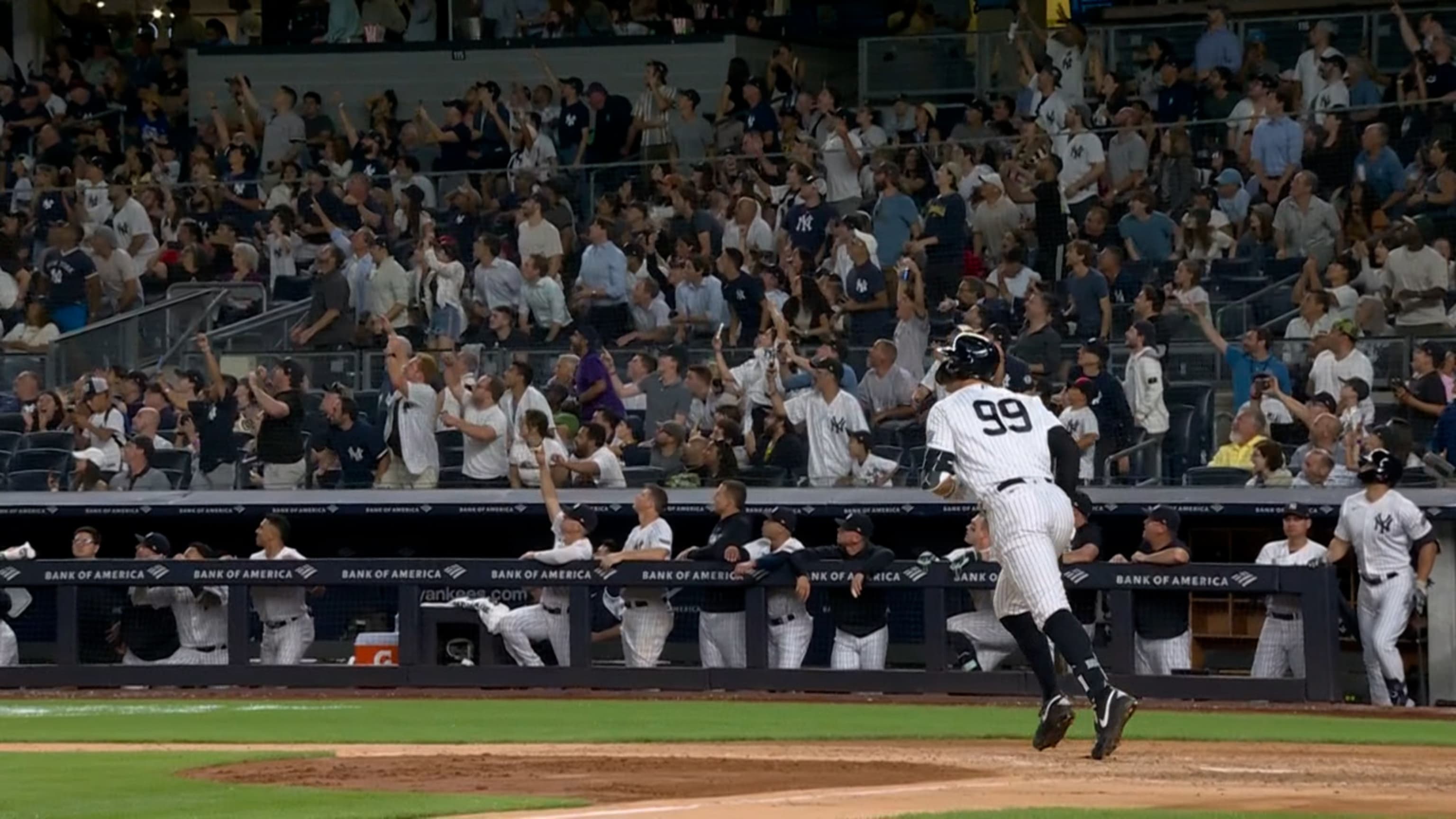Judge pega su 3er HR del juego