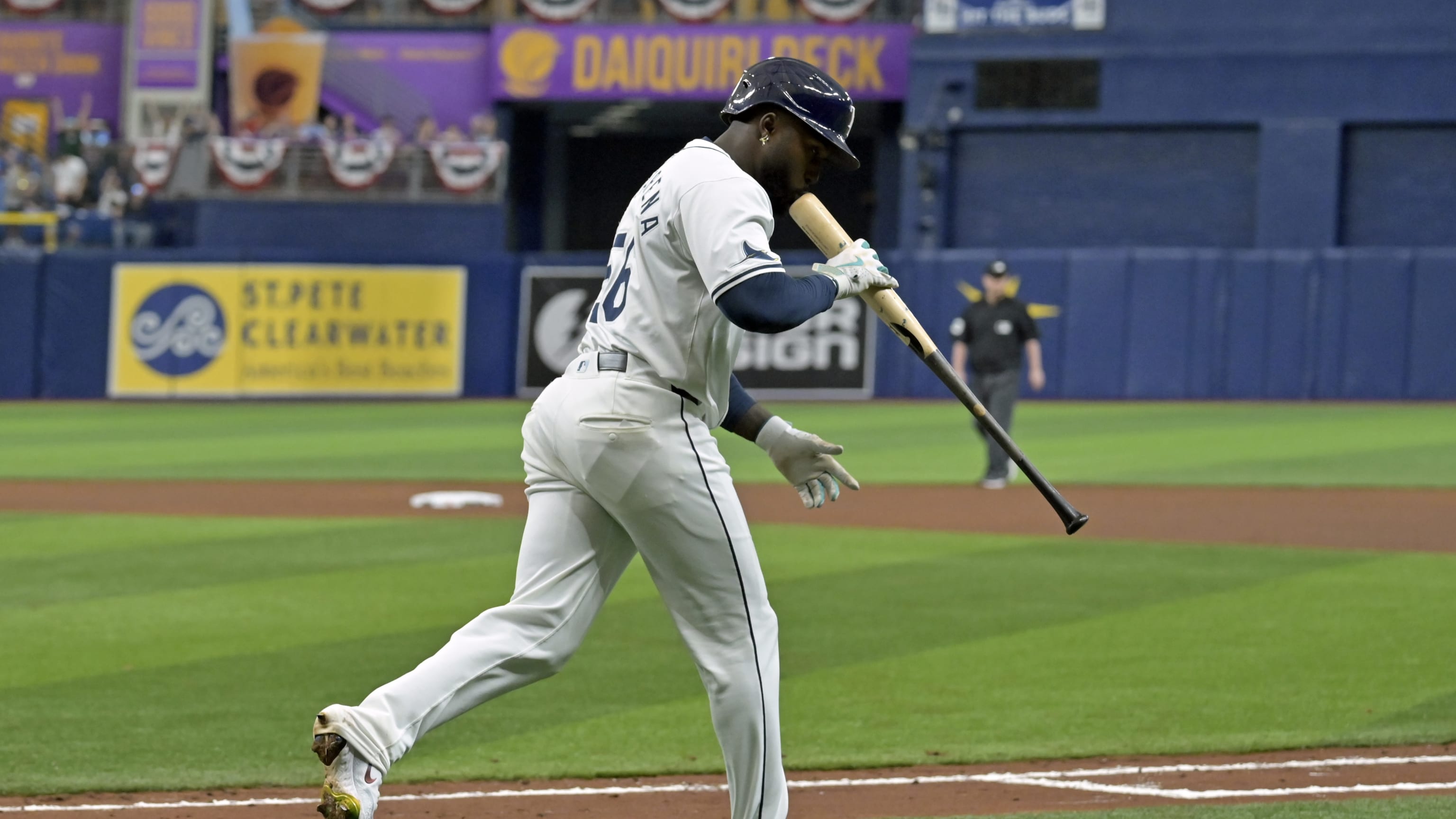 lsbnery2dmclurl9qmjj Randy Arozaena conecta su primer HR… y después regala autógrafos