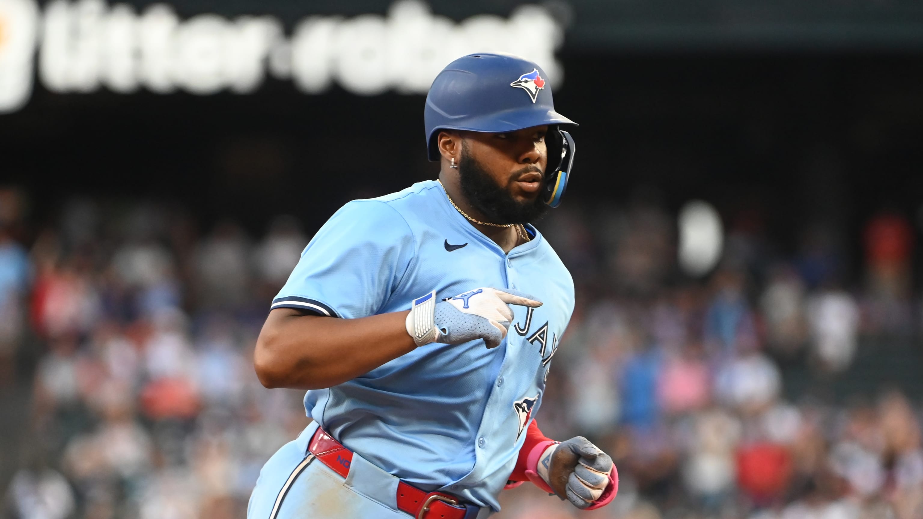 ブルージェイズの右腕ケビン・ゴーズマン、6回10三振でスクーバルに