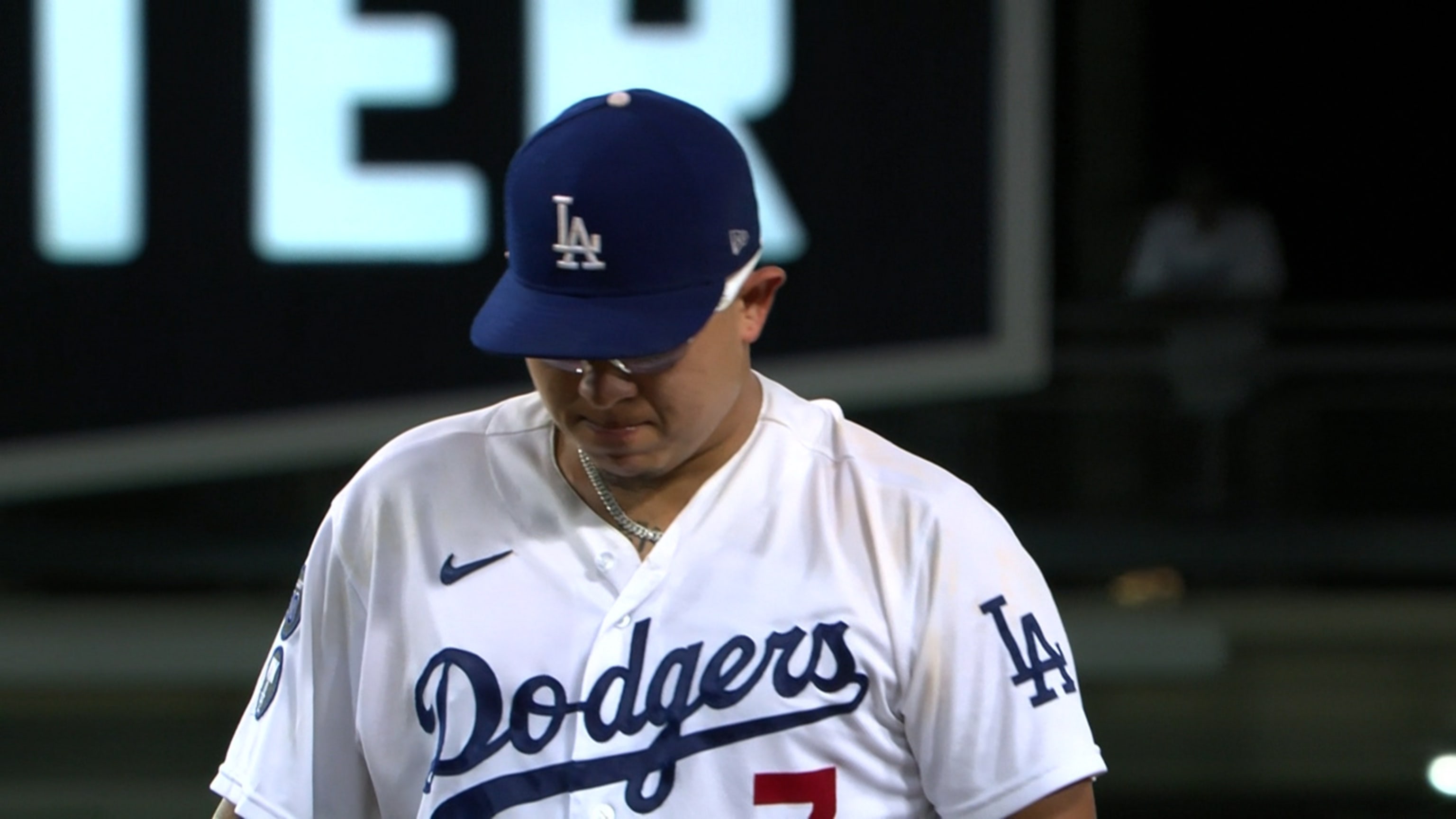 Julio Urías poncha a cuatro