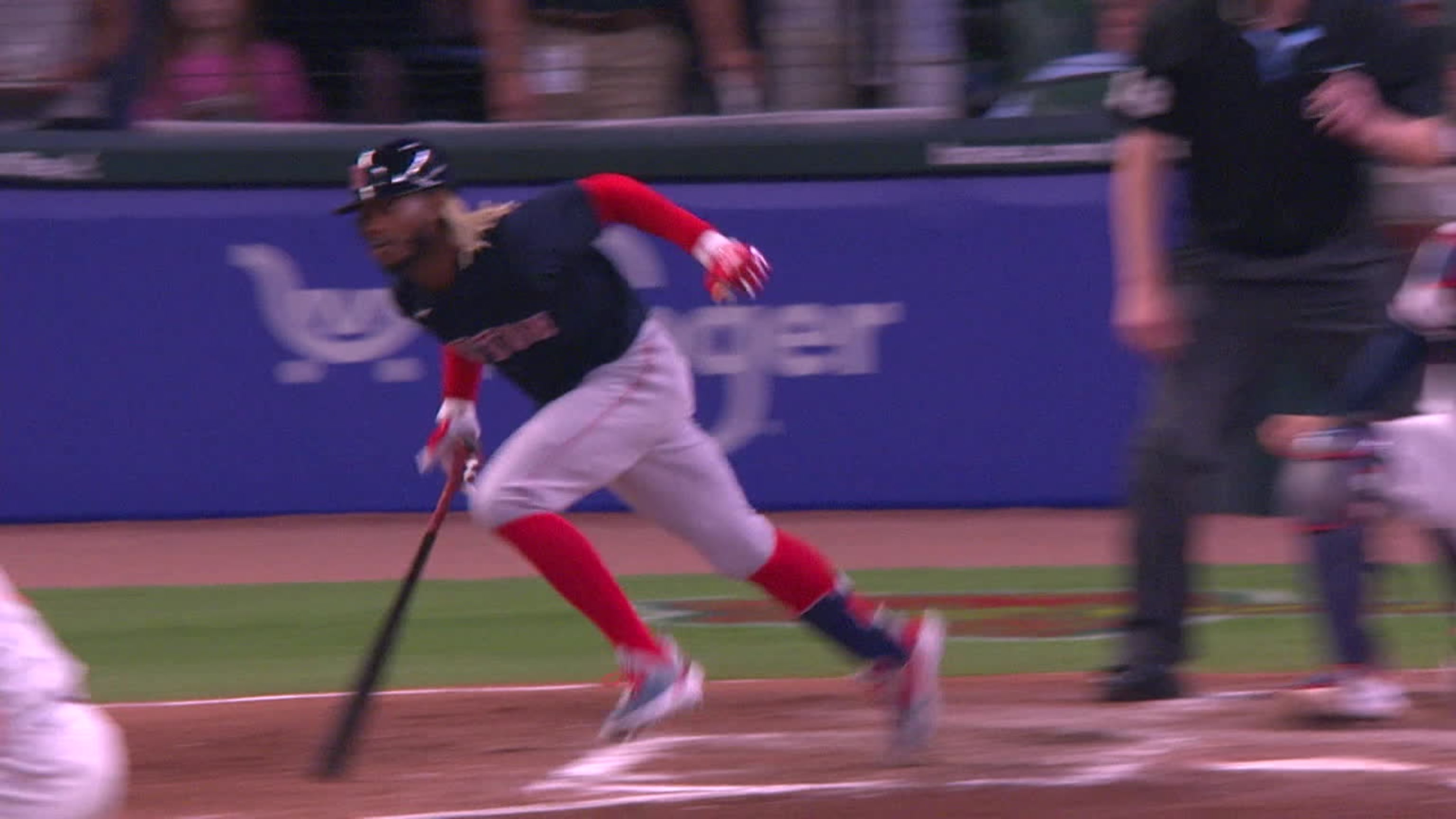 Tapia da la ventaja con doble