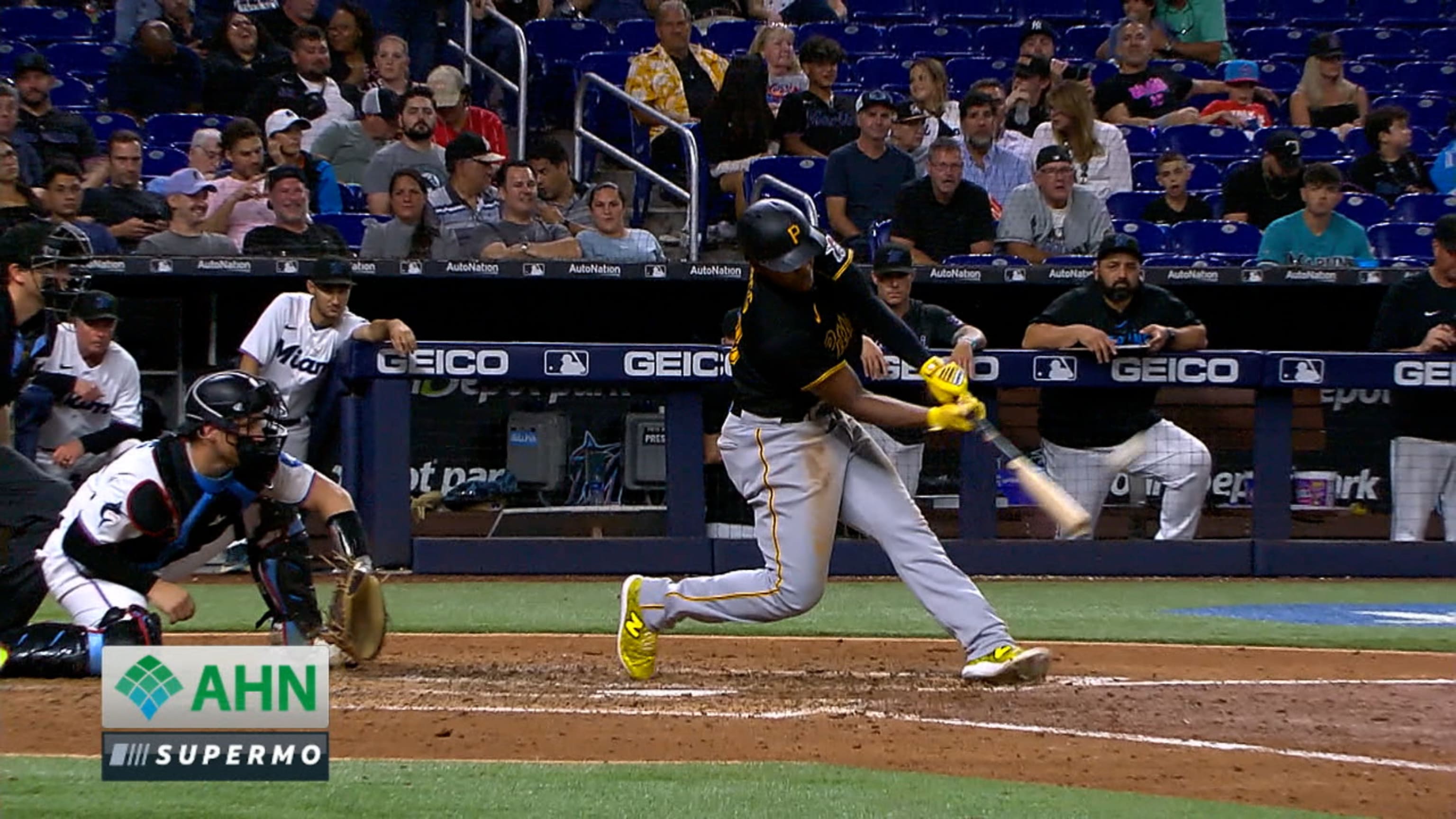 Ke'Bryan Hayes smashes 3-run home run as Pirates rally to beat