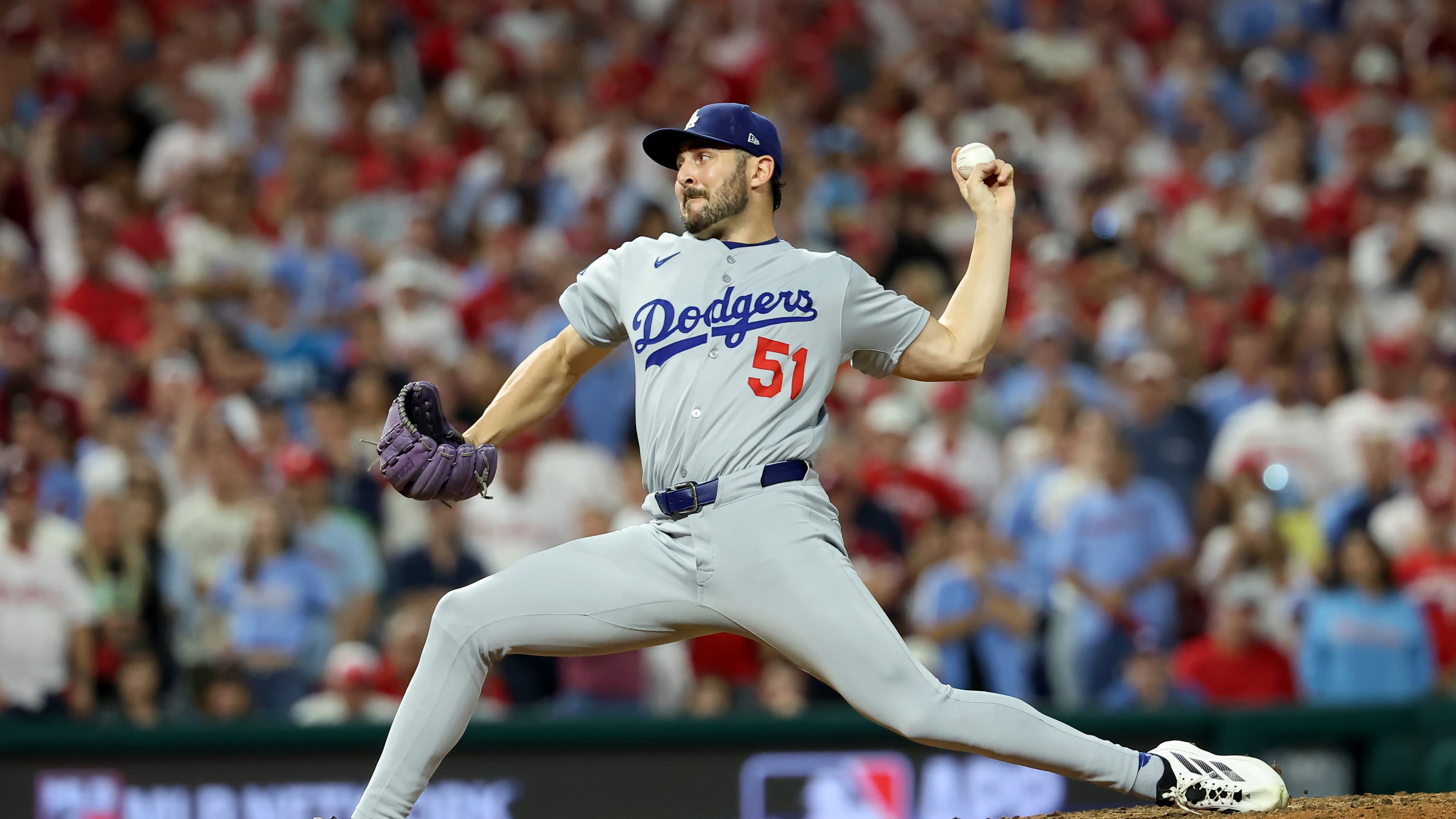 ドジャース、35歳のベテラン、マンシーの契約オプションを行使（情報筋）