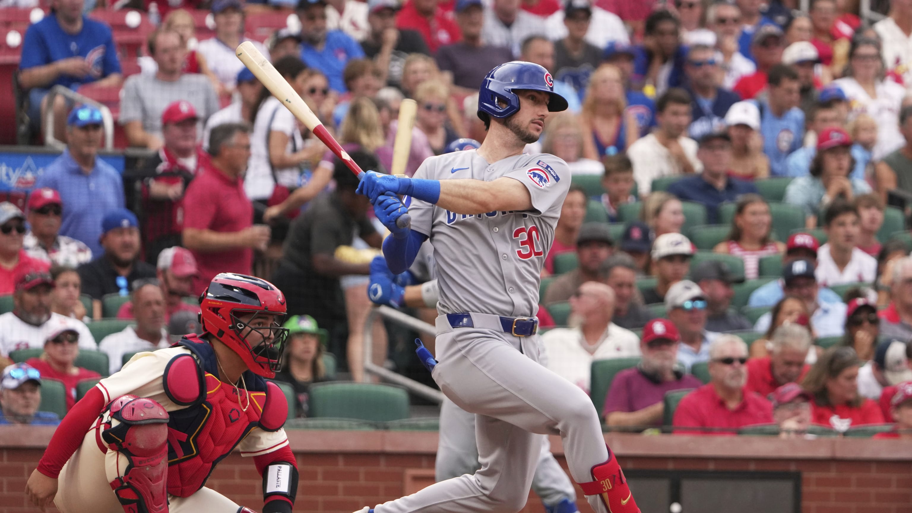 Tucker prende la pizarra