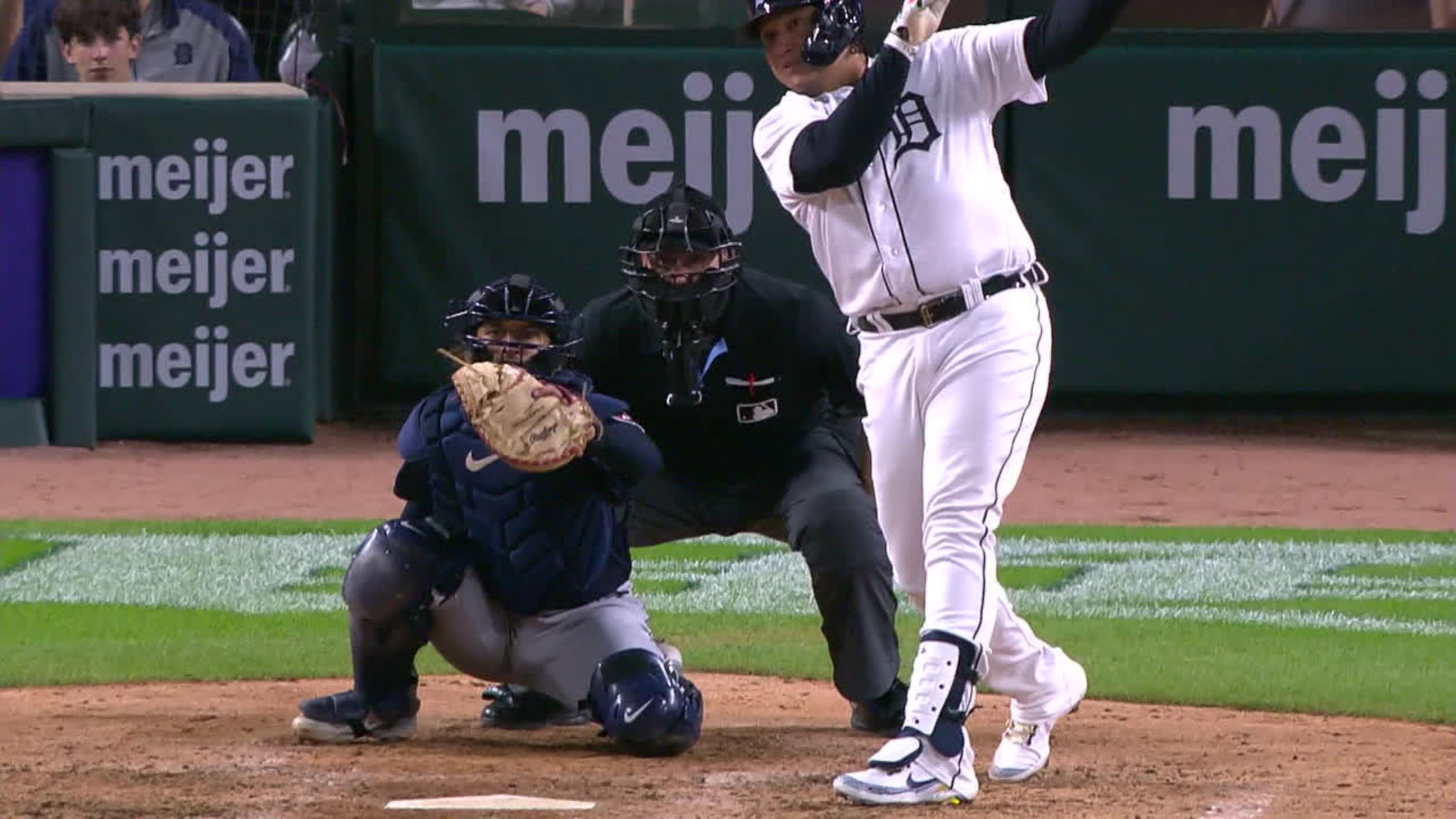 Miguel Cabrera da su doble 626