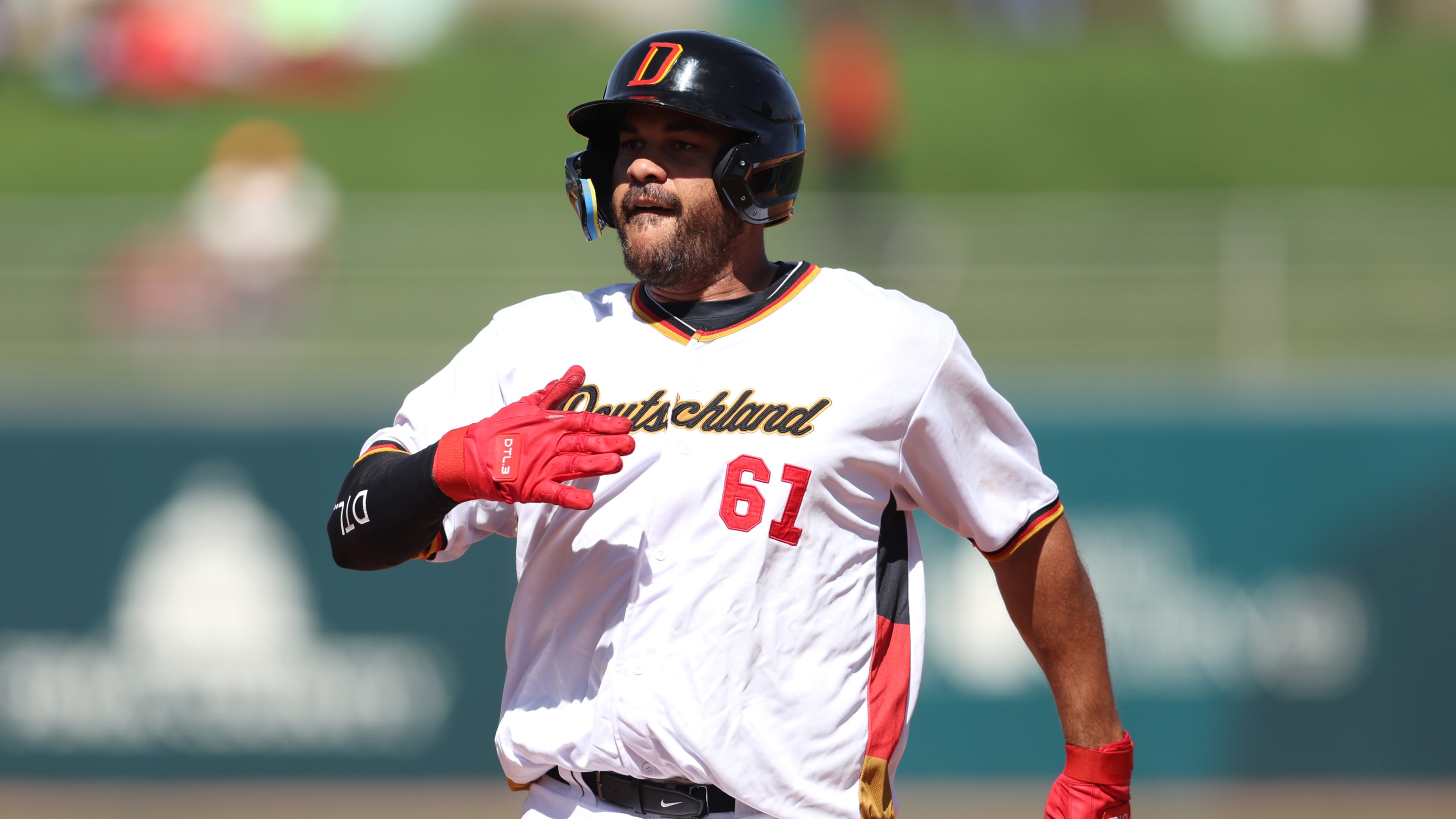 Bambinazo de dos carreras de Donald Lutz