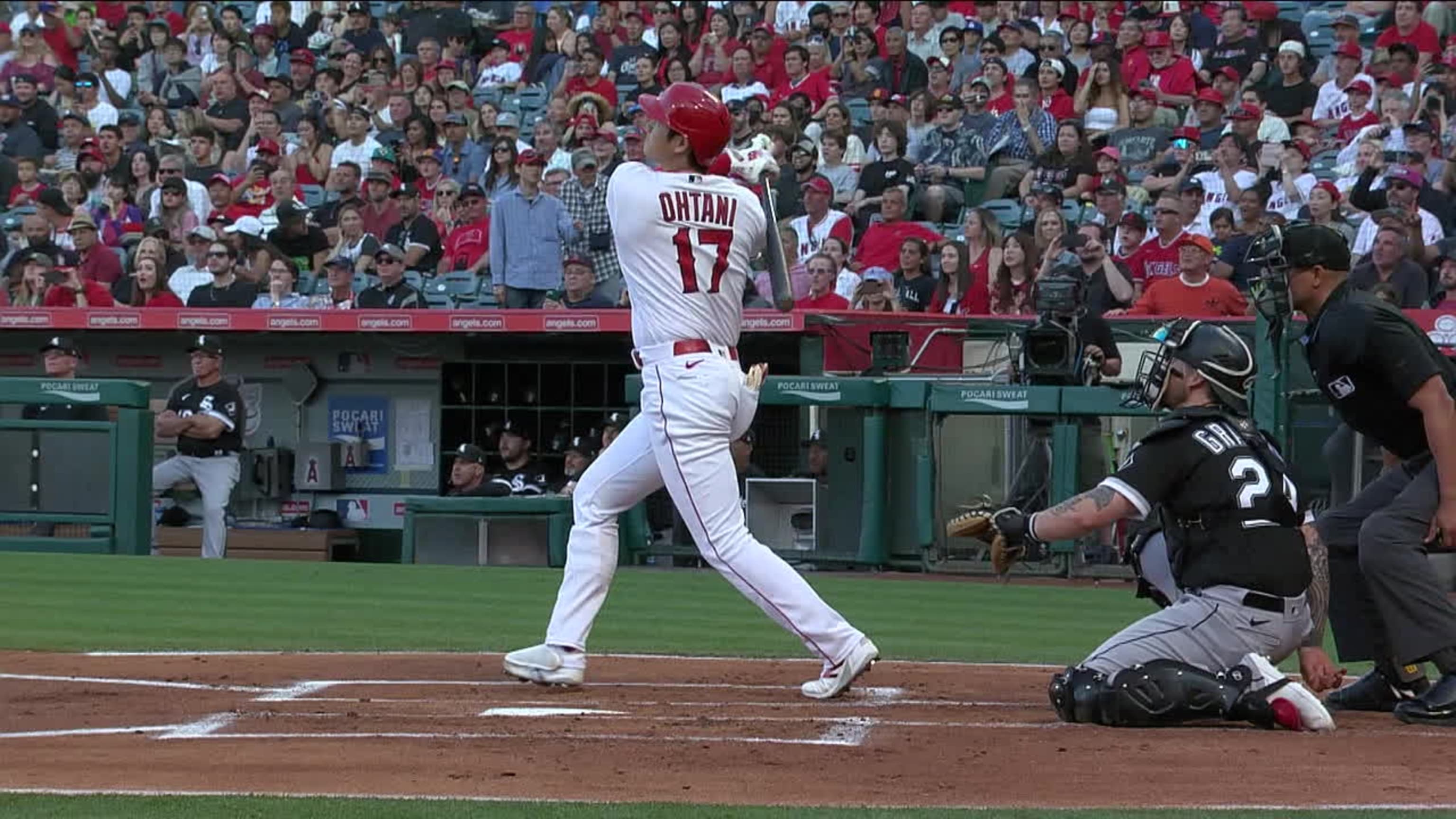 Ohtani pega dos bambinazos