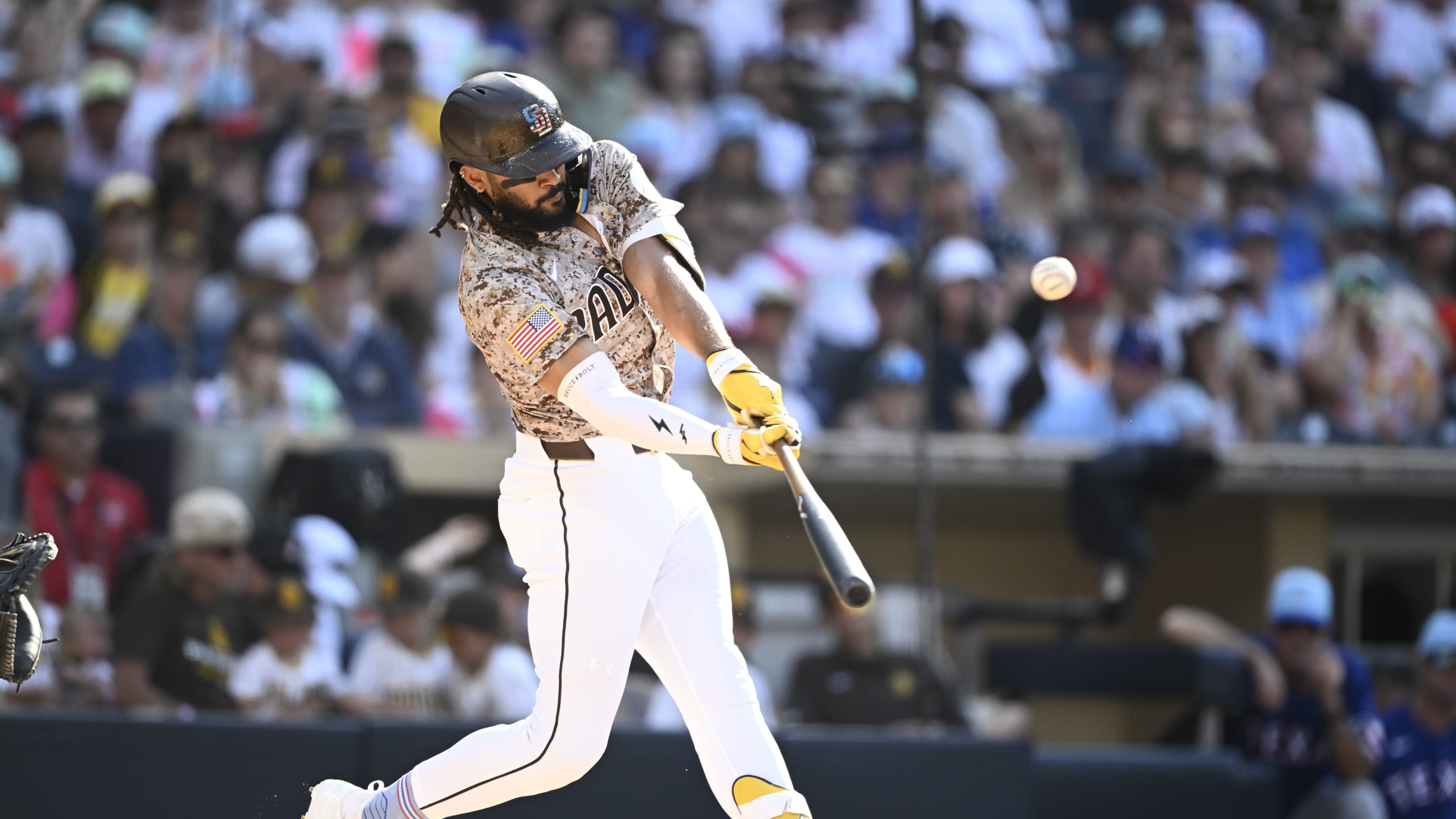Fernando Tatis Jr. abre con triple