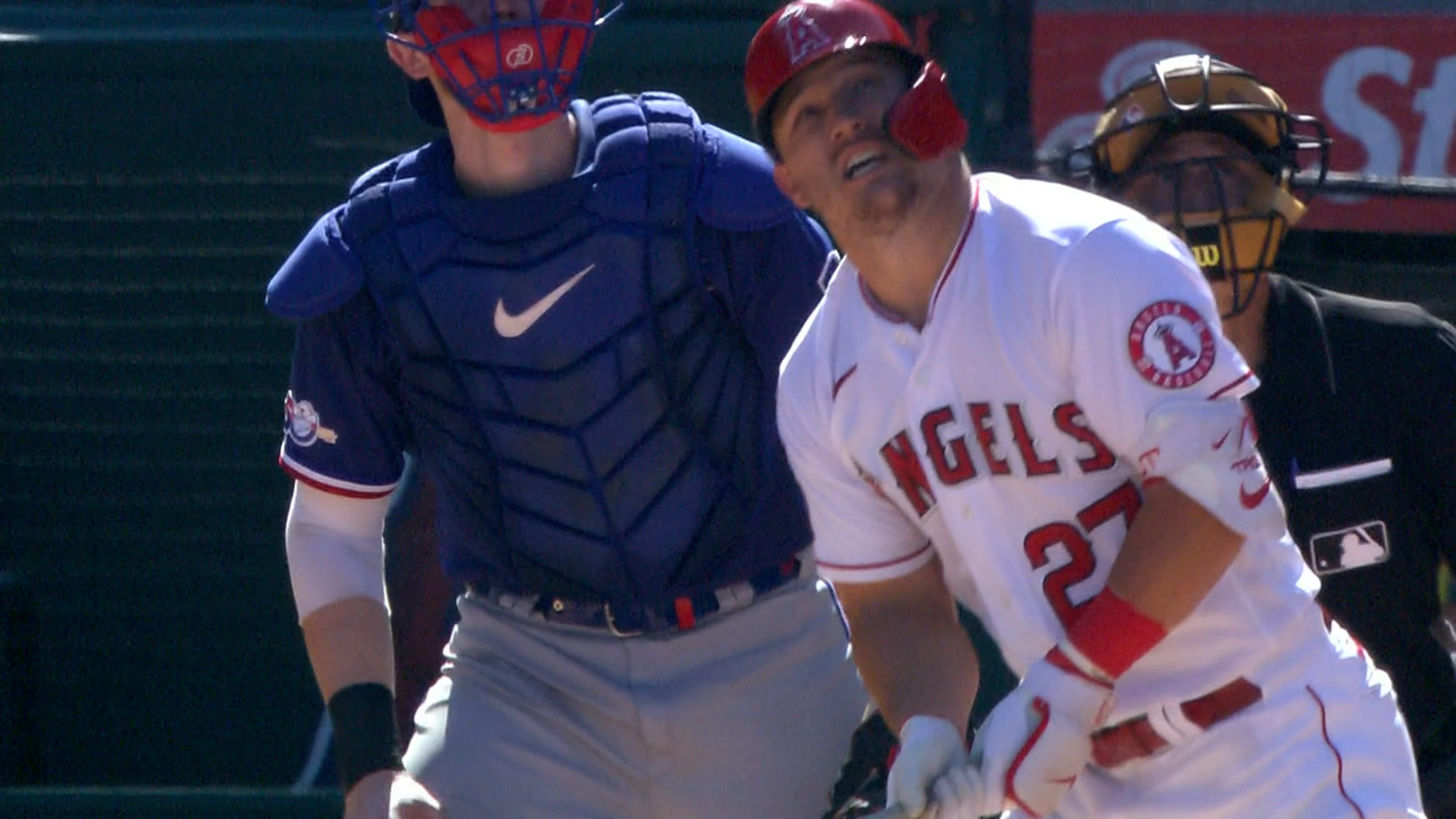 Mike Trout pega jonrón solitario