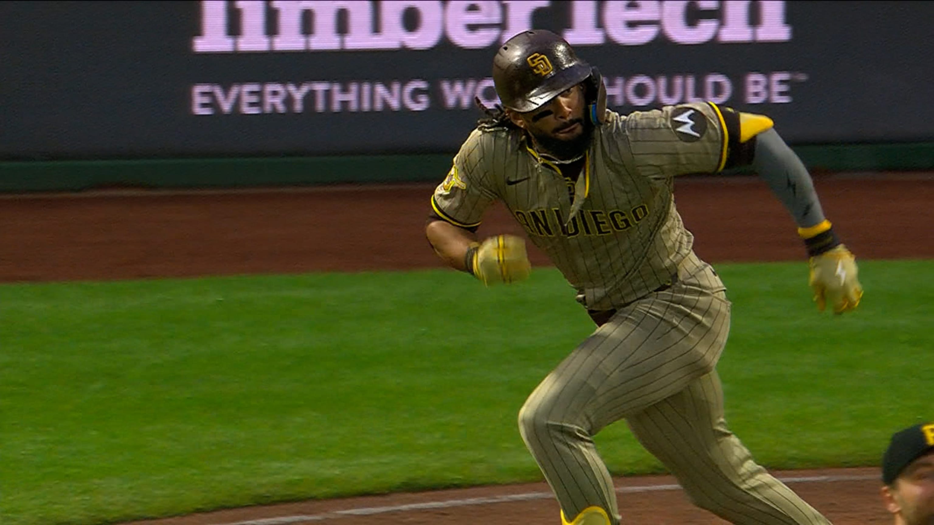 Fernando Tatis Jr.'s speed, 100th career stolen base fuel Padres win