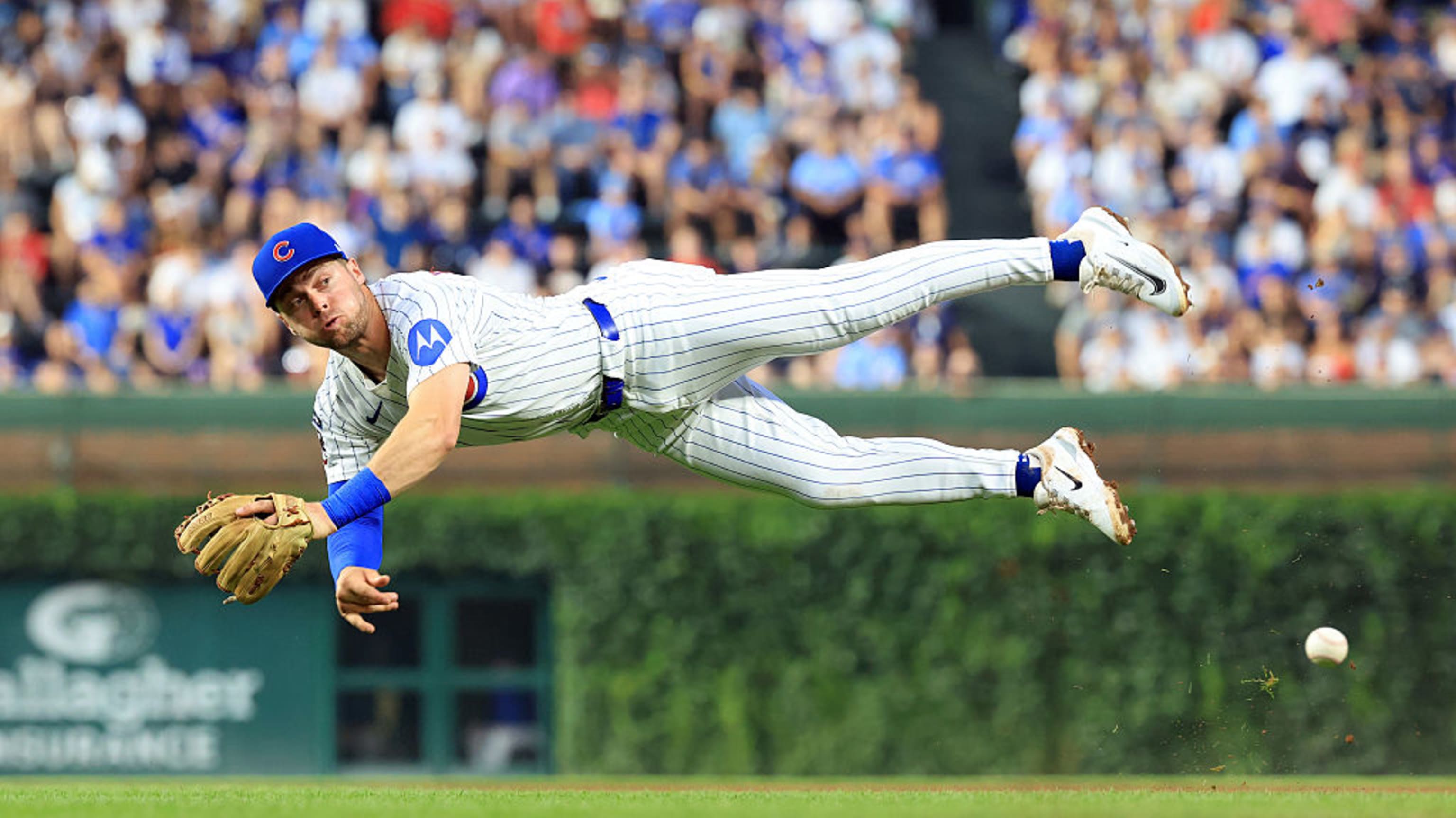 Nico Hoerner wins Gold Glove Award