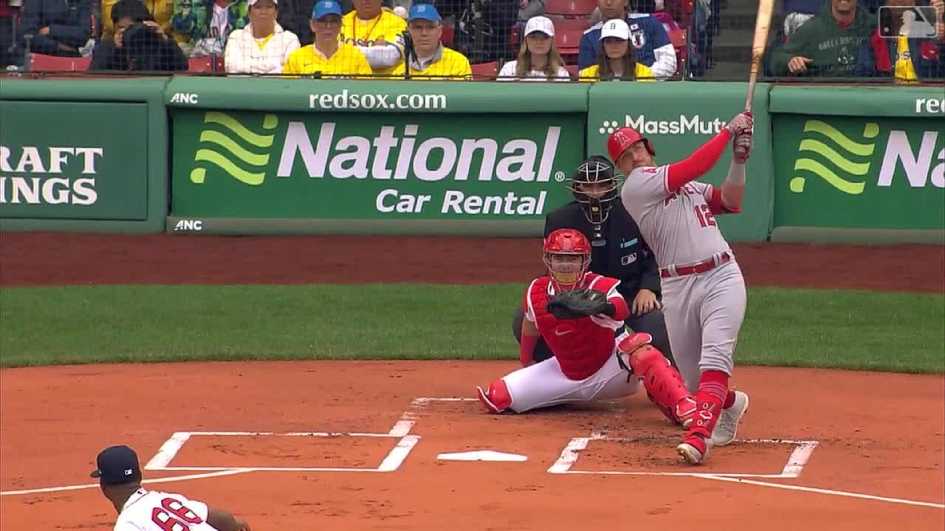 Renfroe pega jonrón de 3 rayas