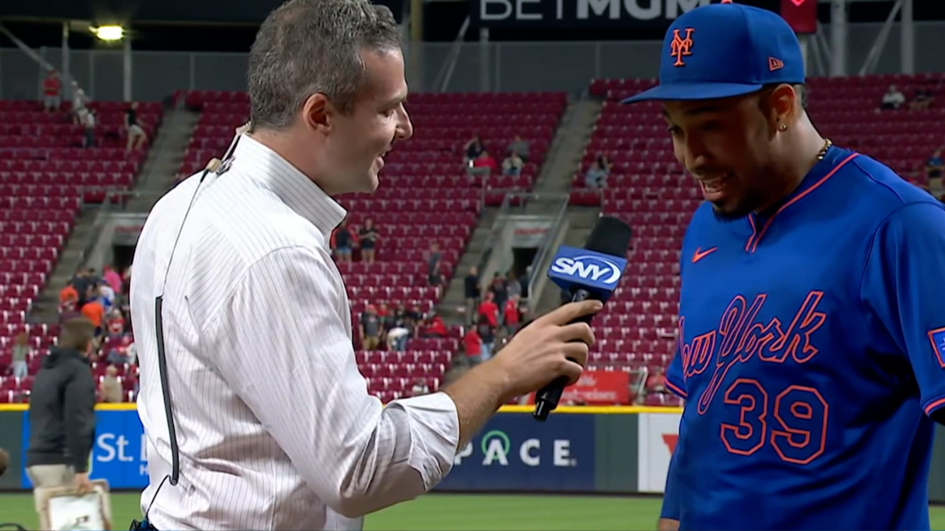 Edwin Díaz survives ninth-inning scare as Mets beat Reds