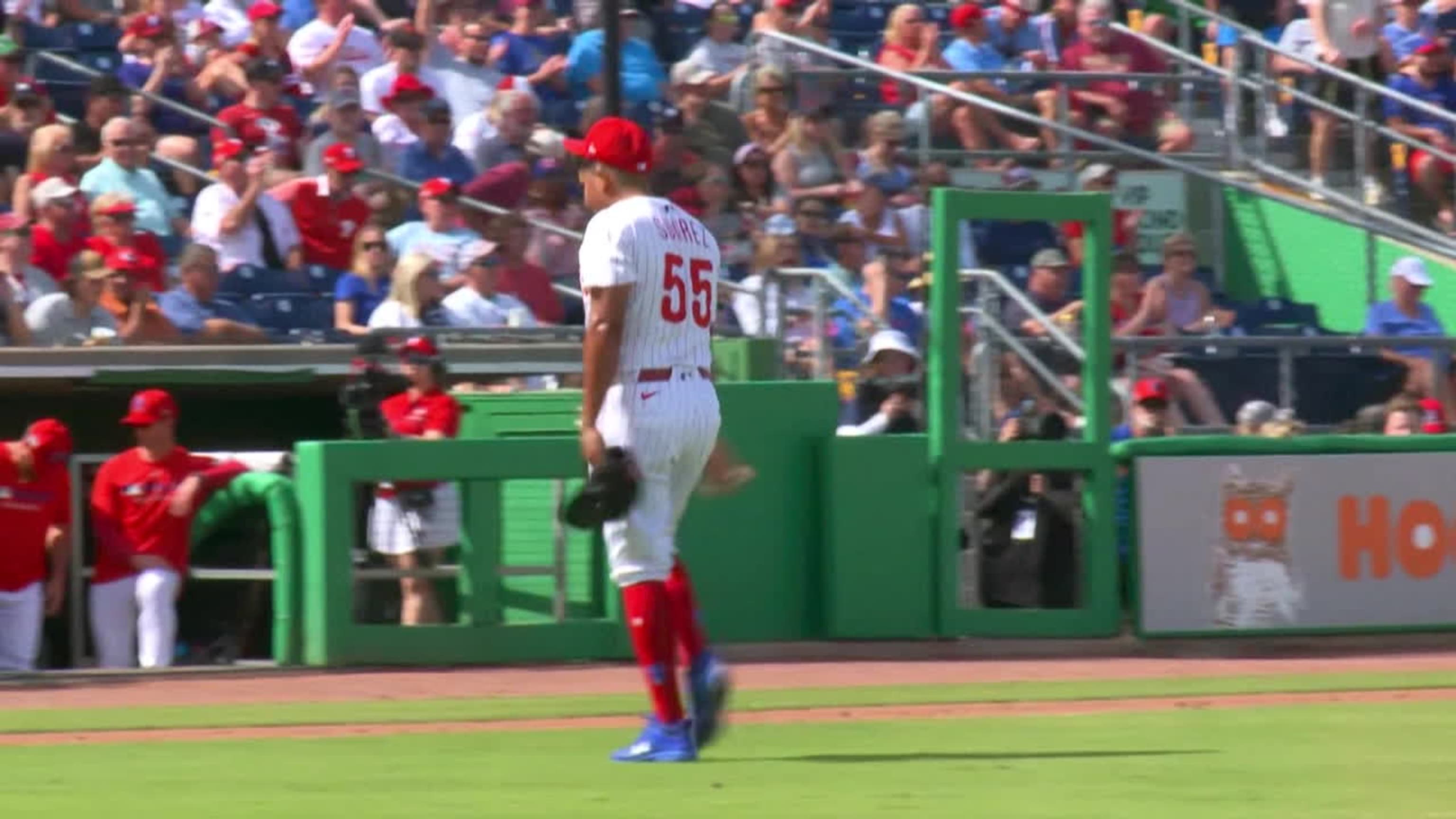 Ranger Suárez strikes out two batters in relief