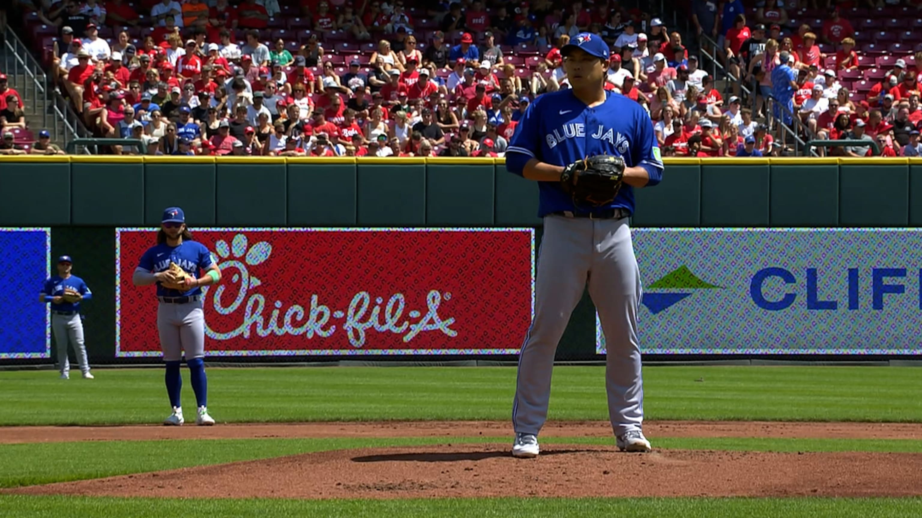 MLB: Belt hits 2 of Blue Jays' 5 home runs in 10-3 rout of Reds