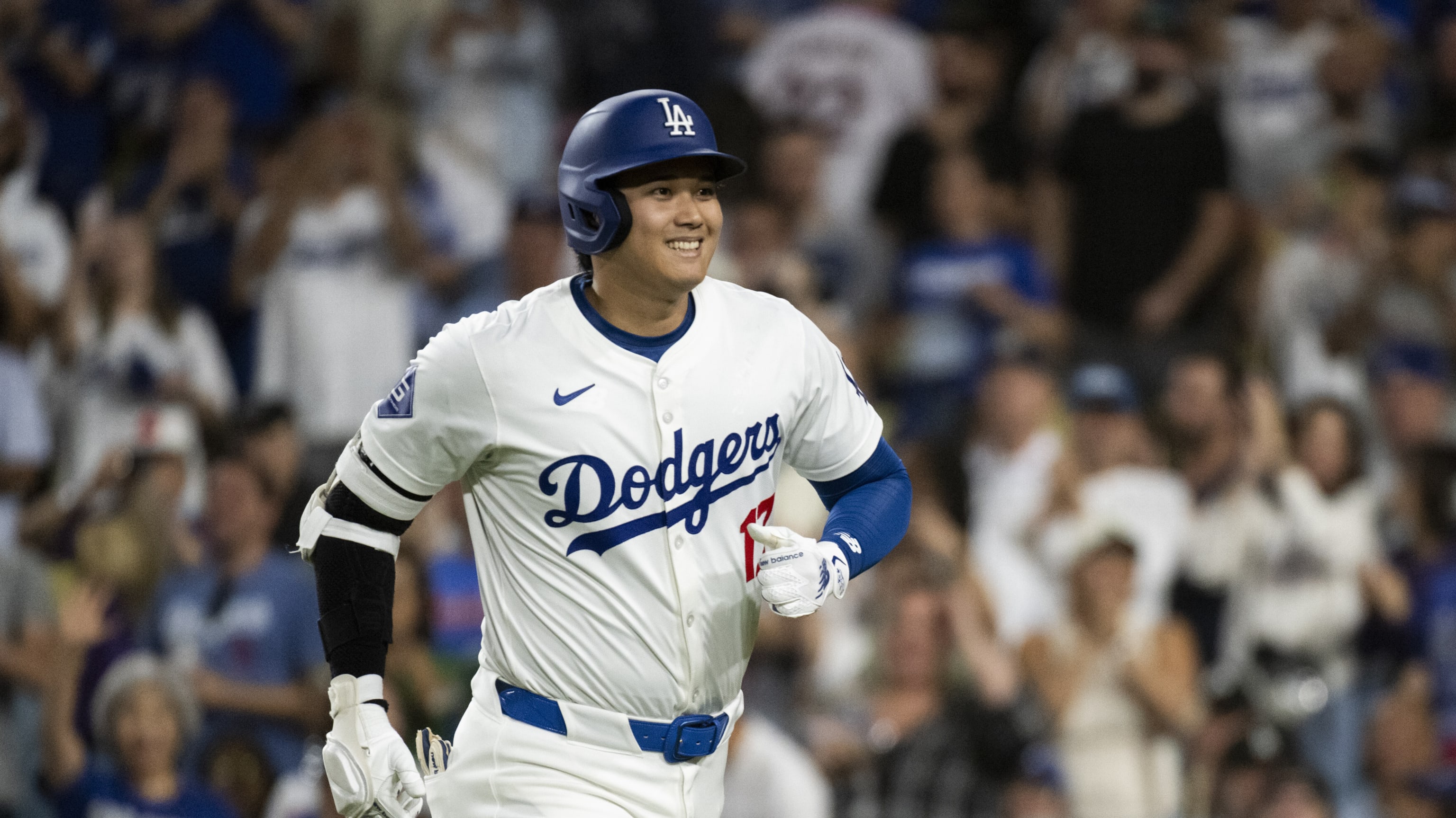 Mookie Betts to return as Dodgers' shortstop, not leadoff hitter