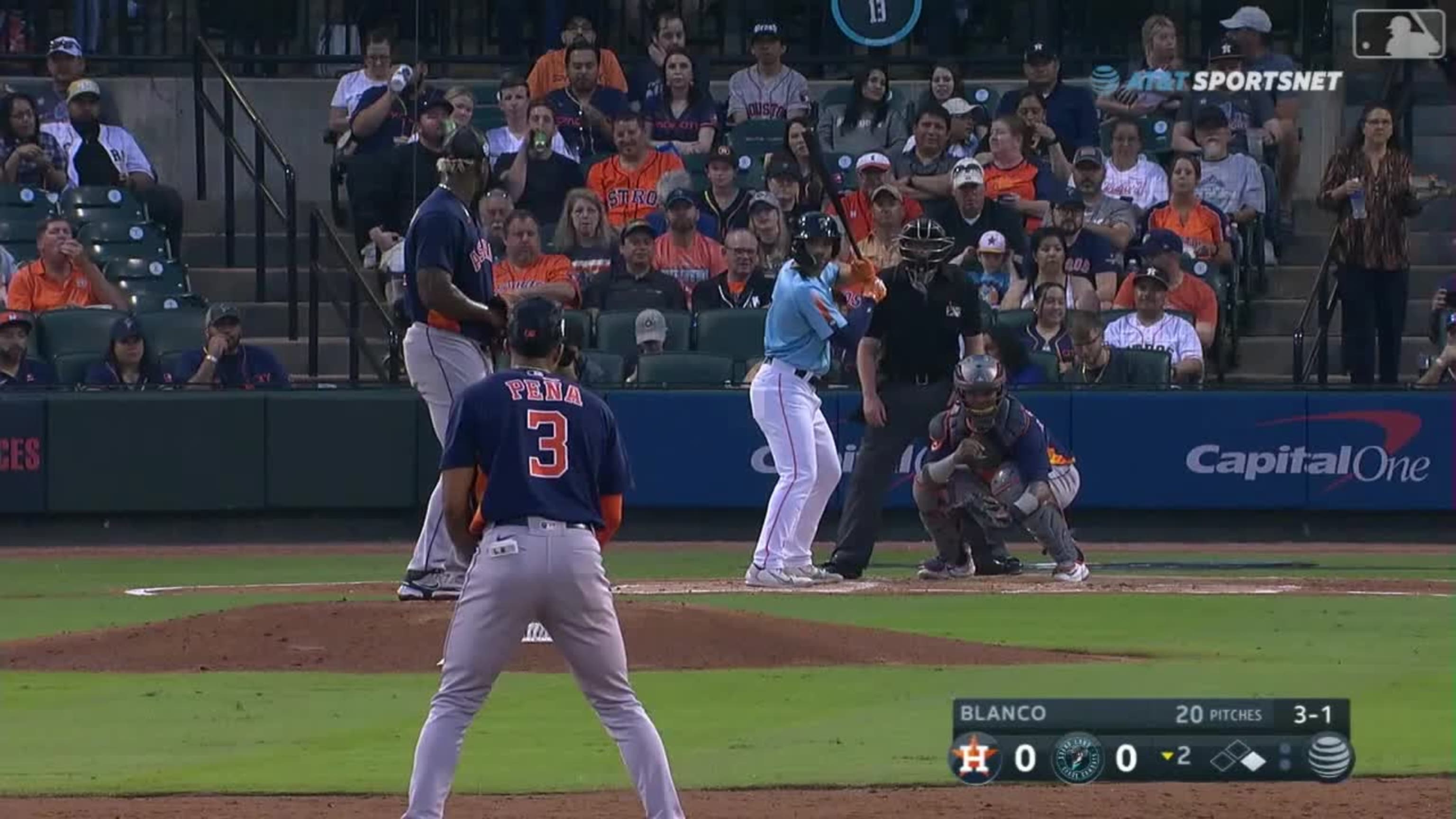 Jeremy Peña inicia doble play