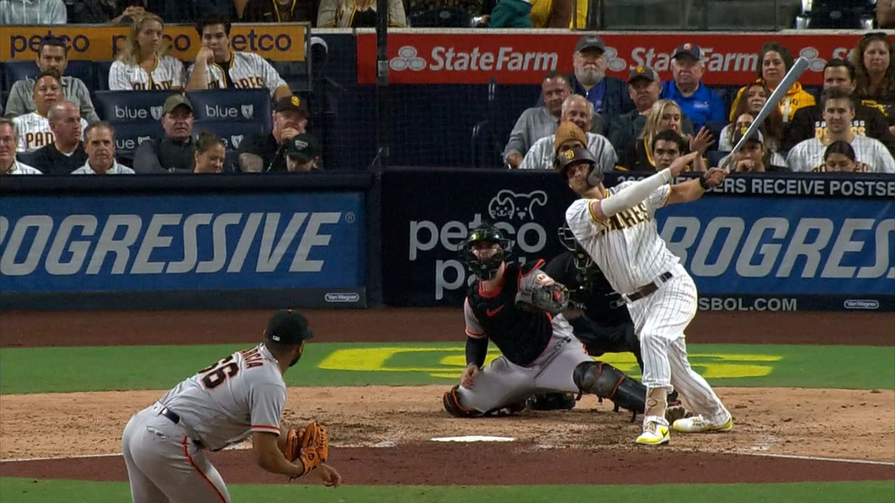 Padres anotan 7 en la 8va