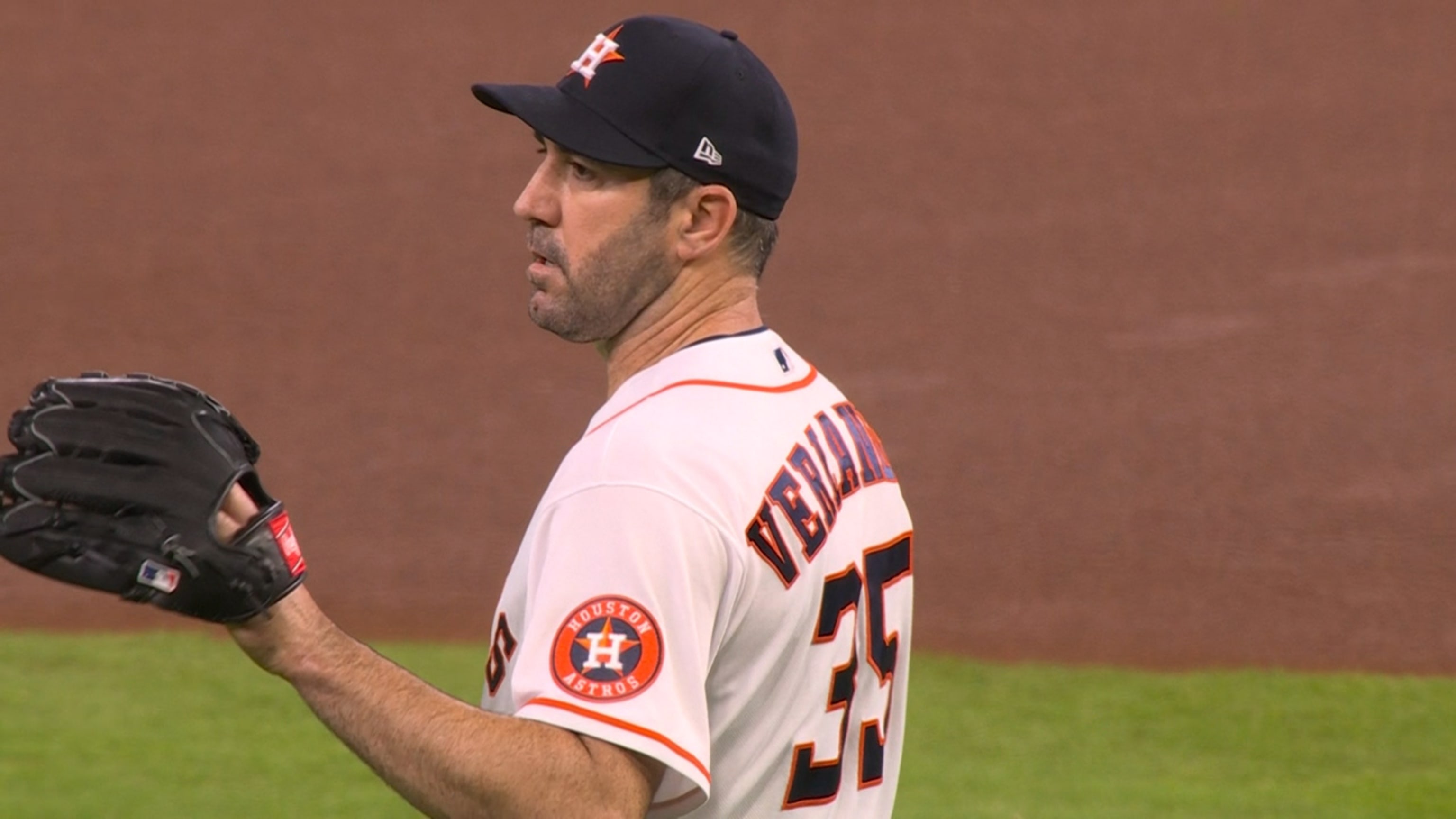 Houston Astros manager Dusty Baker Jr., right, presents New York Mets  pitcher Justin Verlander his 2022 World Series Championship ring before a  baseball game Monday, June 19, 2023, in Houston. (AP Photo/David