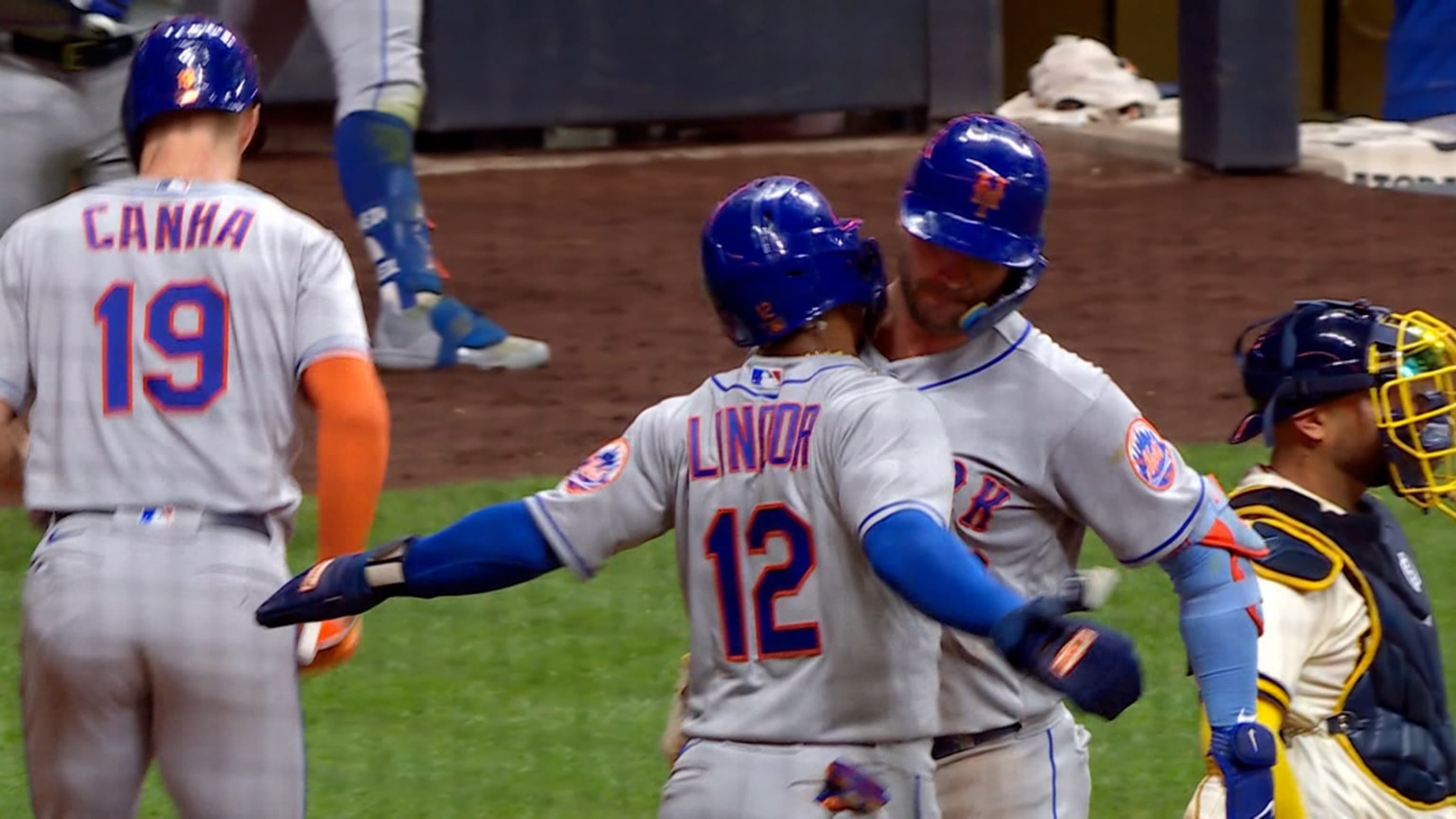 Francisco Lindor's three home runs lead Mets to wild, chippy win