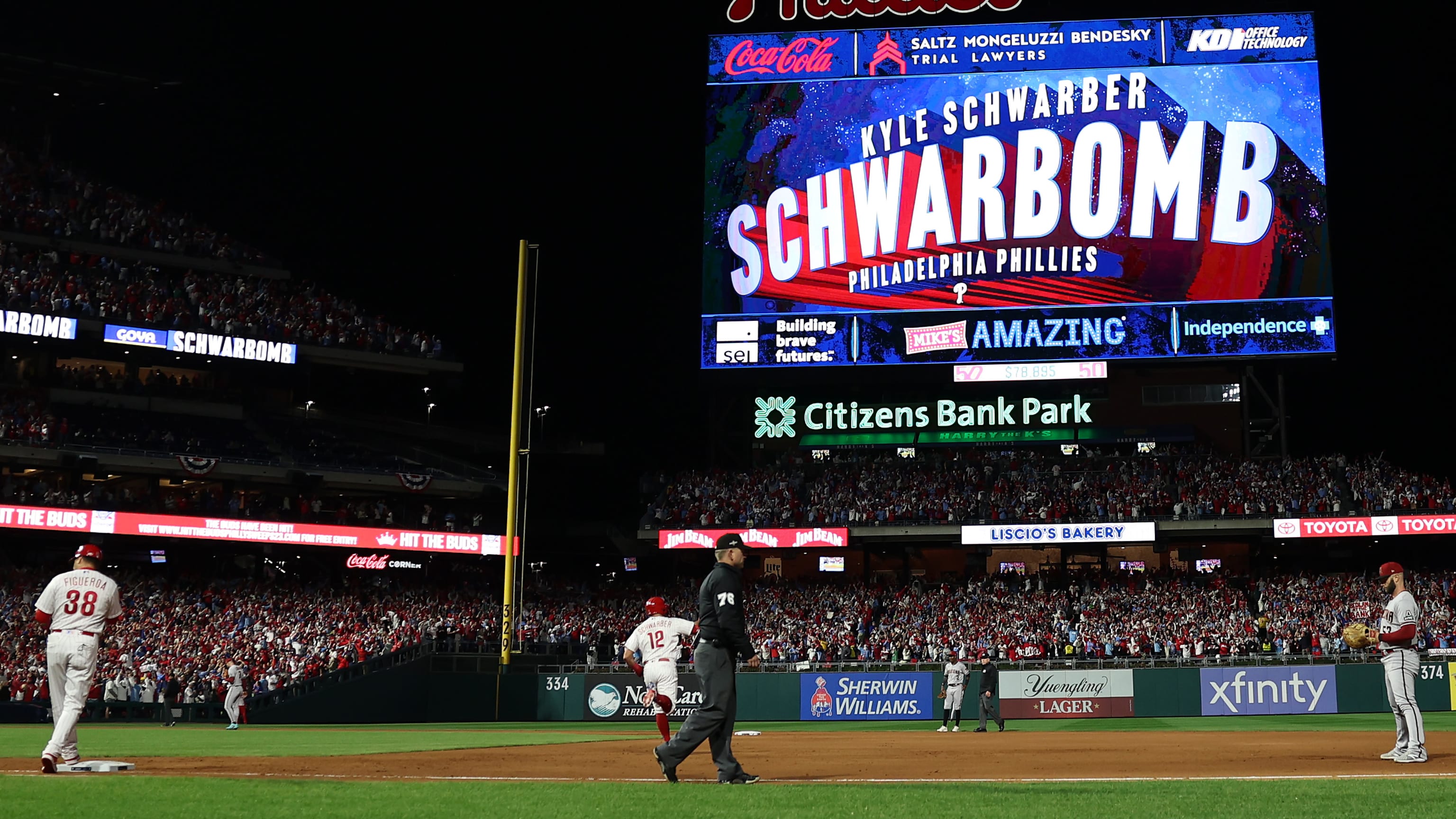 Los 2 jonrones de Kyle Schwarber