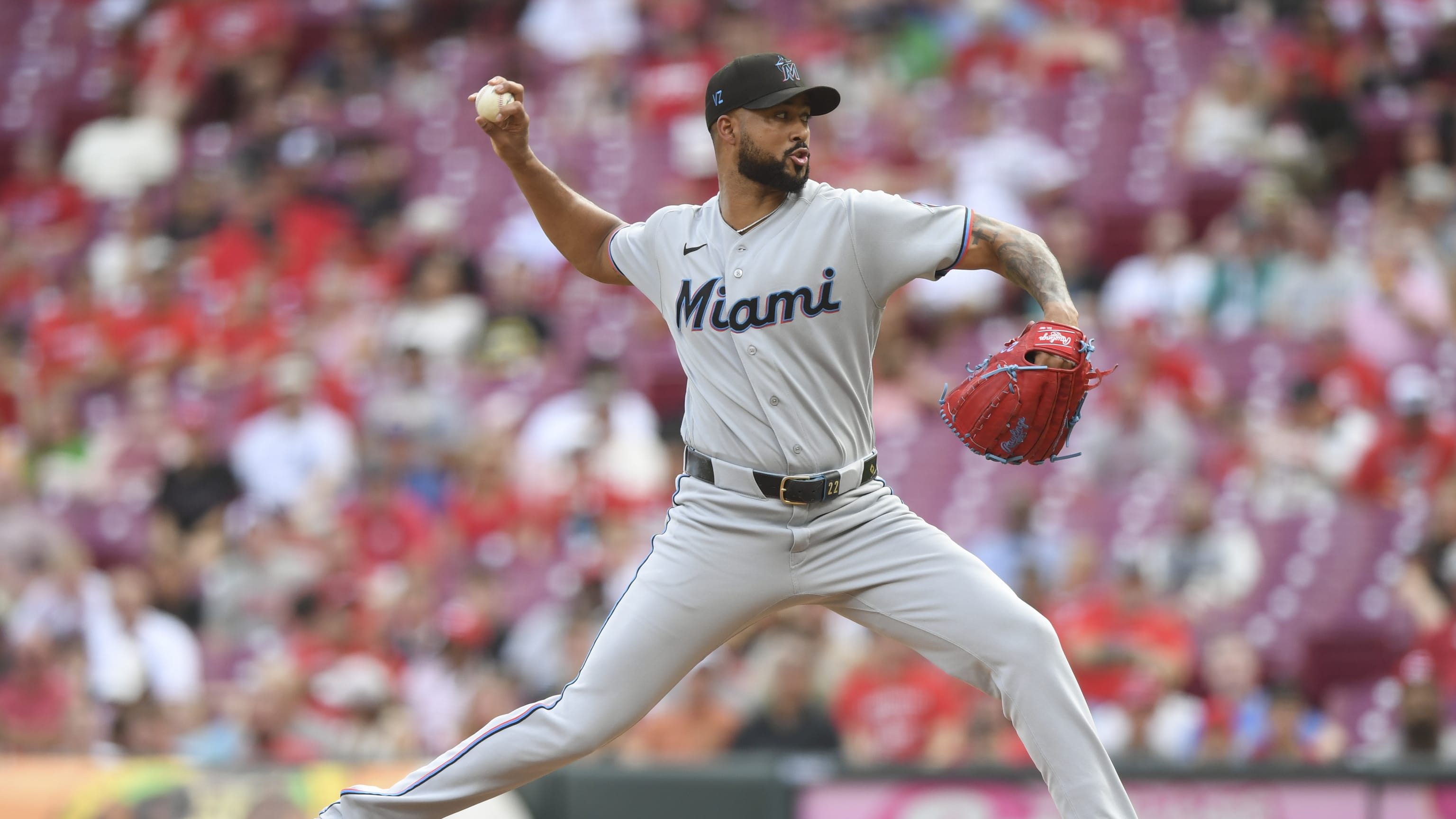 Sandy Alcántara lanza 7 entradas