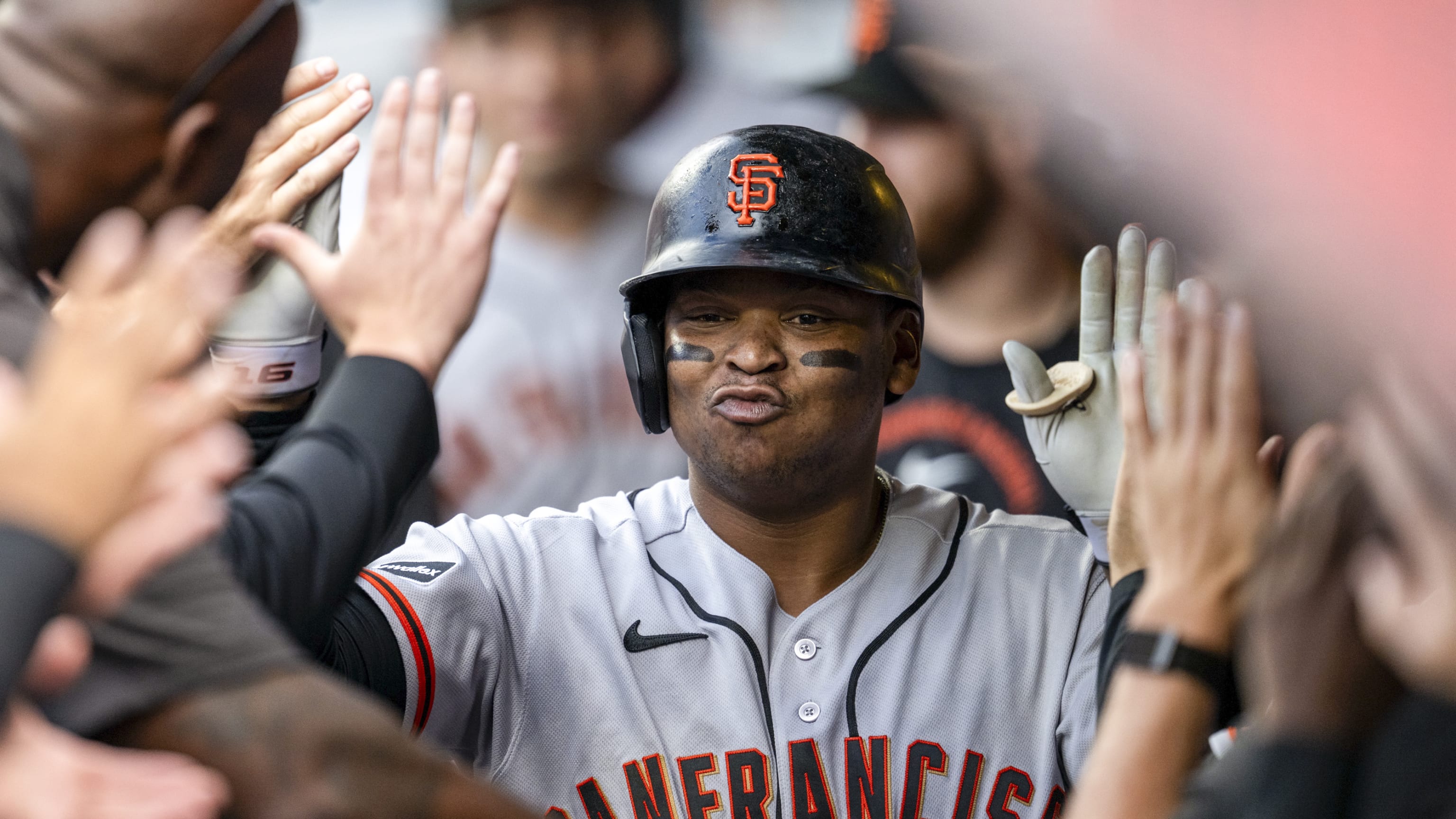 Rafael Devers descarga dos jonrones en el juego