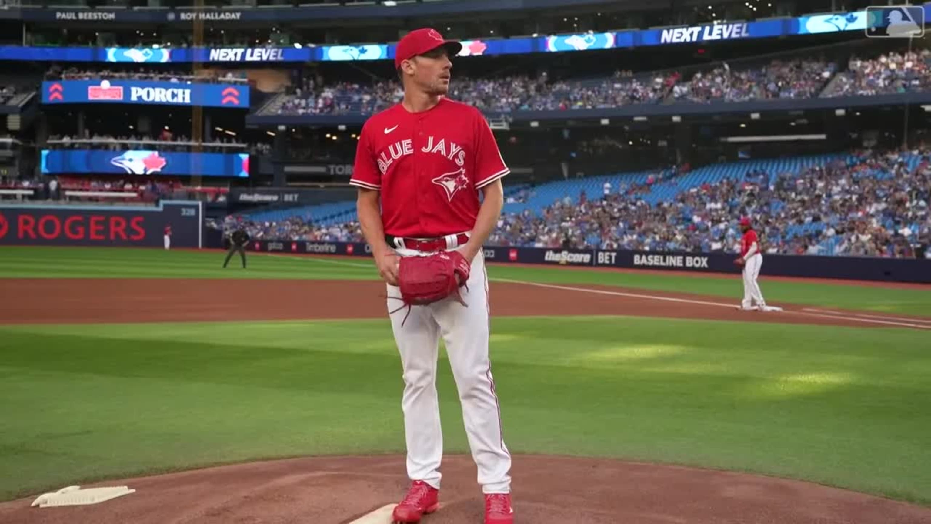 Blue Jays shortstop Bo Bichette just day-to-day after hurting right knee 